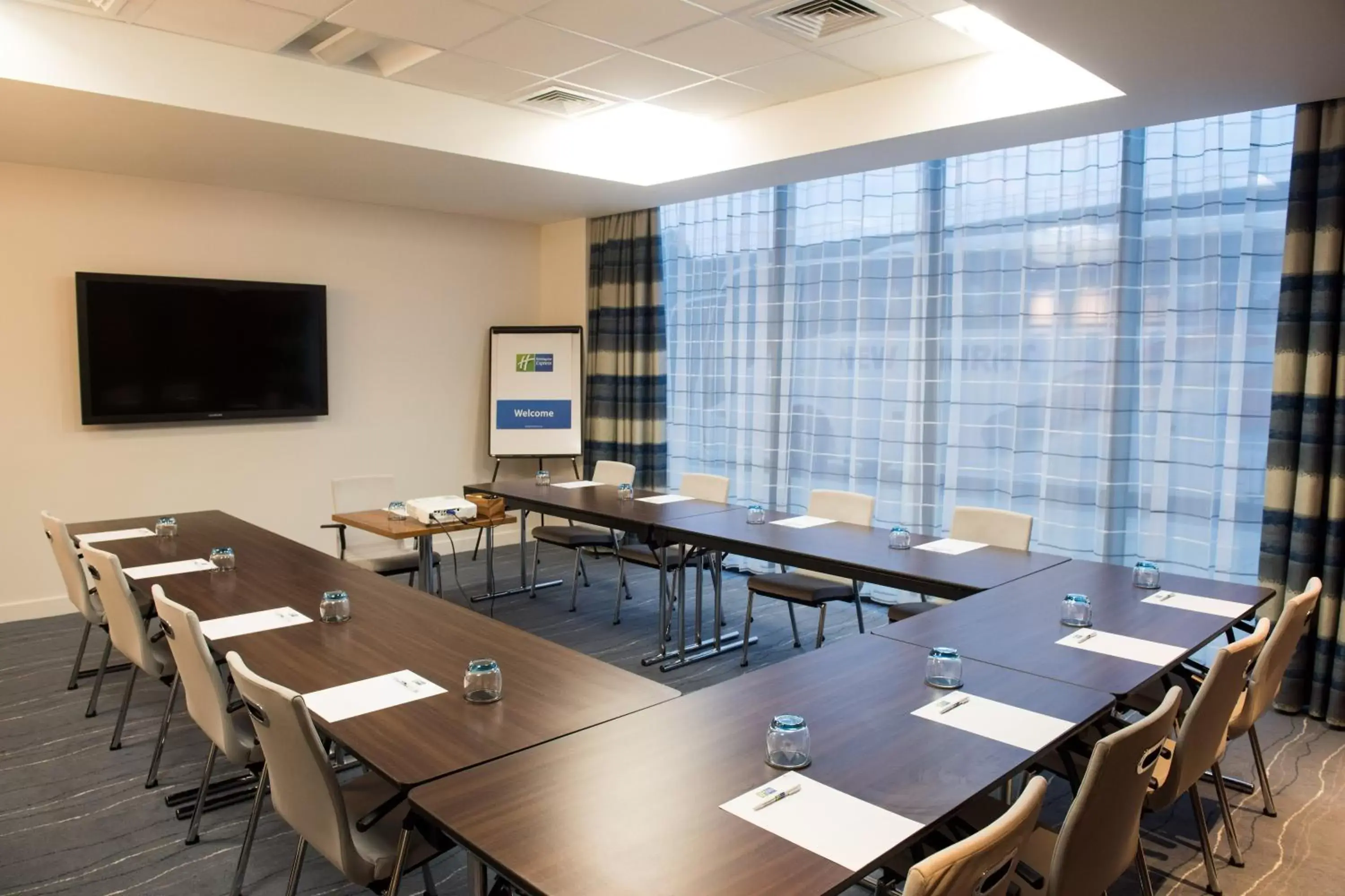 Meeting/conference room in Holiday Inn Express London - ExCel, an IHG Hotel