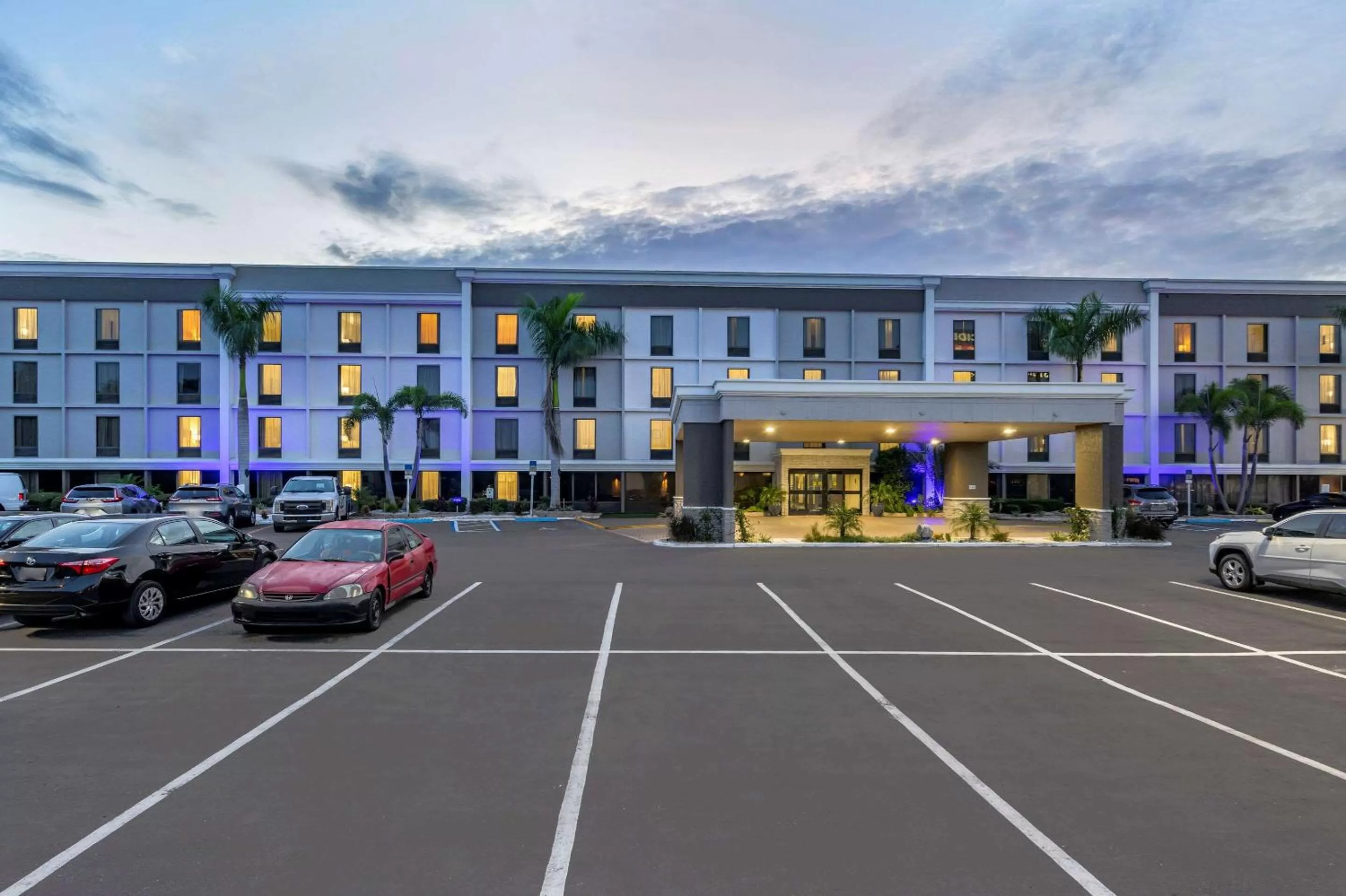 Property building in Comfort Inn & Suites St Pete - Clearwater International Airport