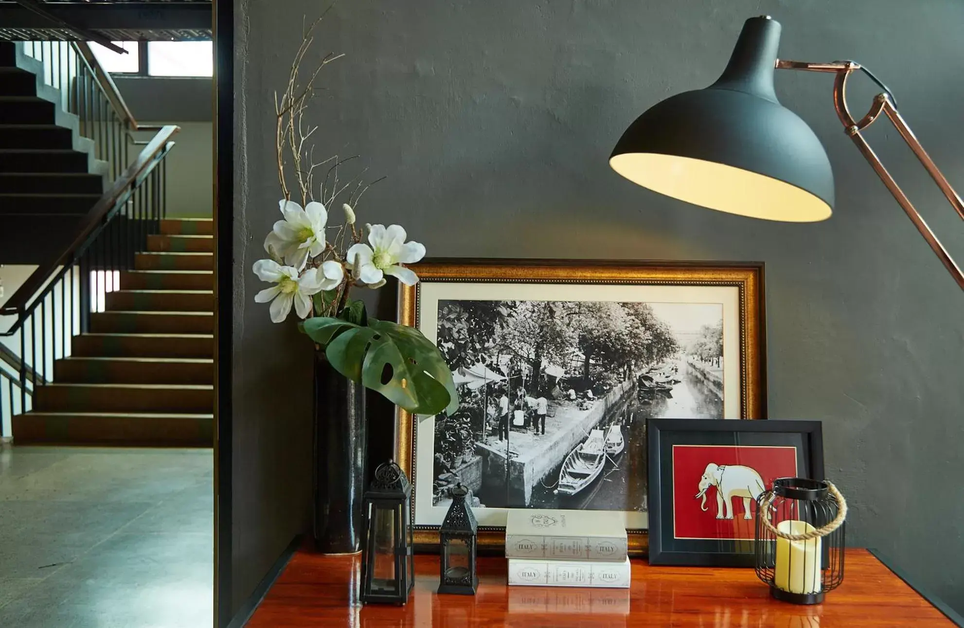 Property building in W22 by Burasari Property building in W22 by Burasari