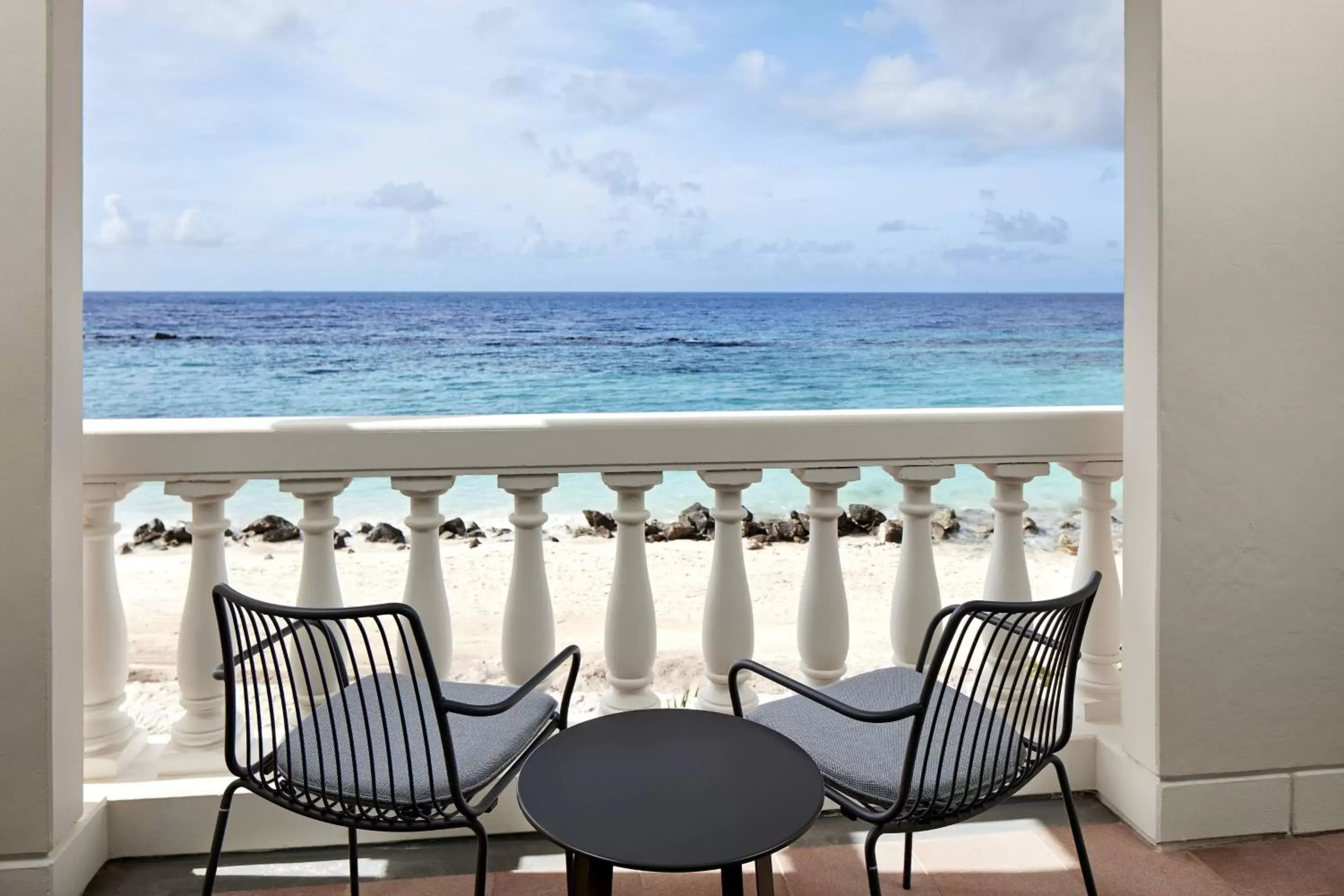 Photo of the whole room, Balcony/Terrace in Curaçao Marriott Beach Resort