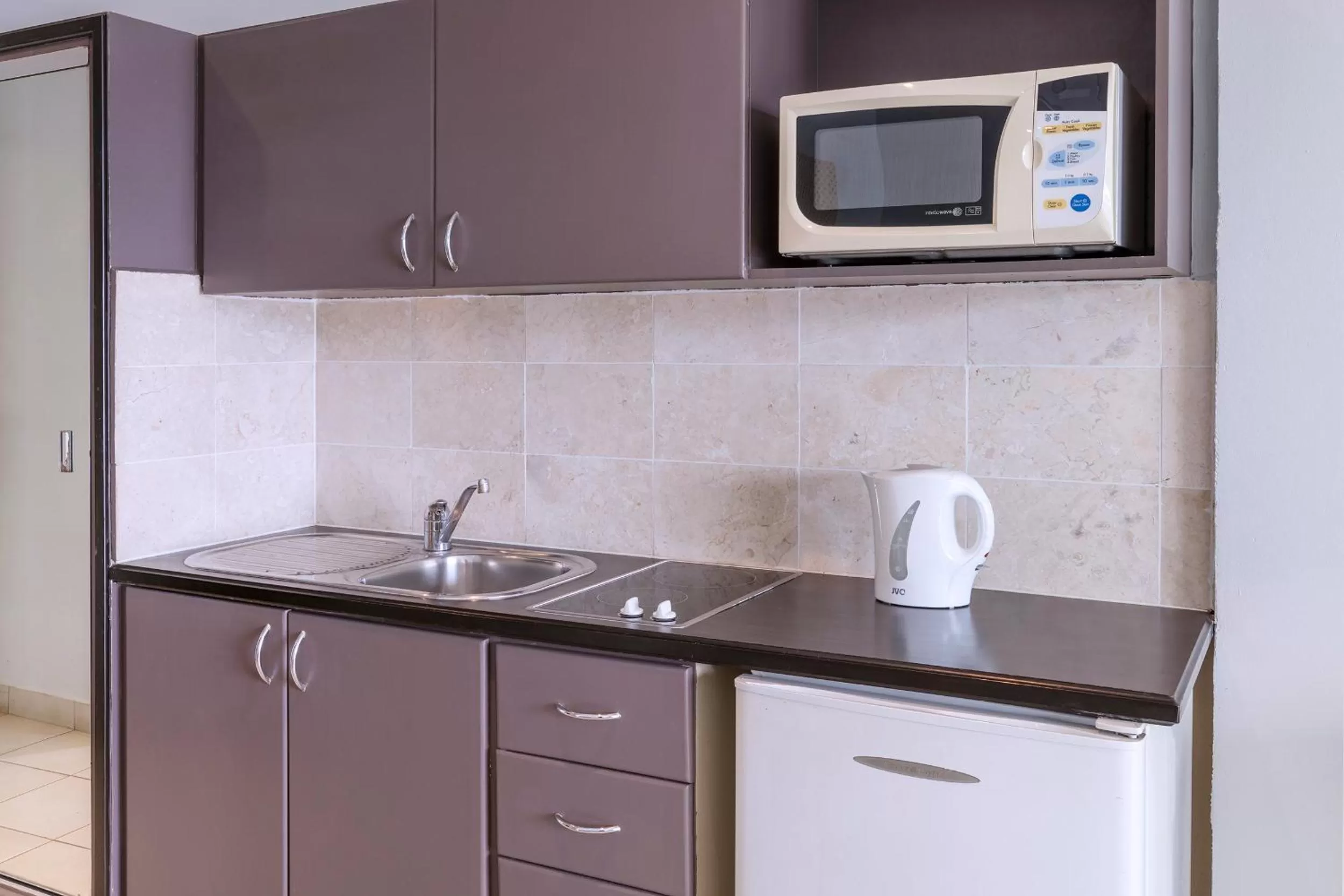 Restaurant/places to eat in Chantillys on the Bay