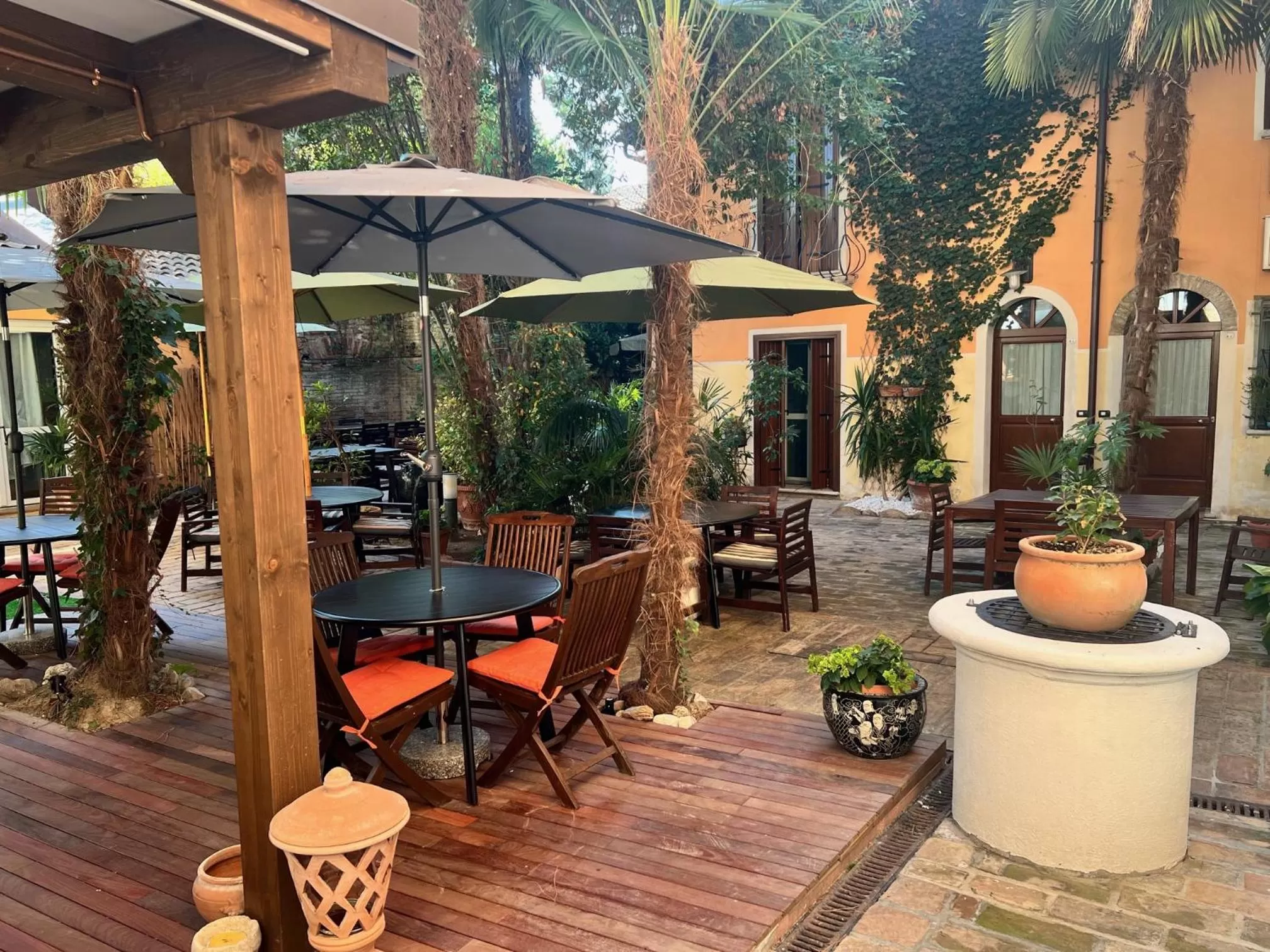 Garden in A Casa Di Paola Suite