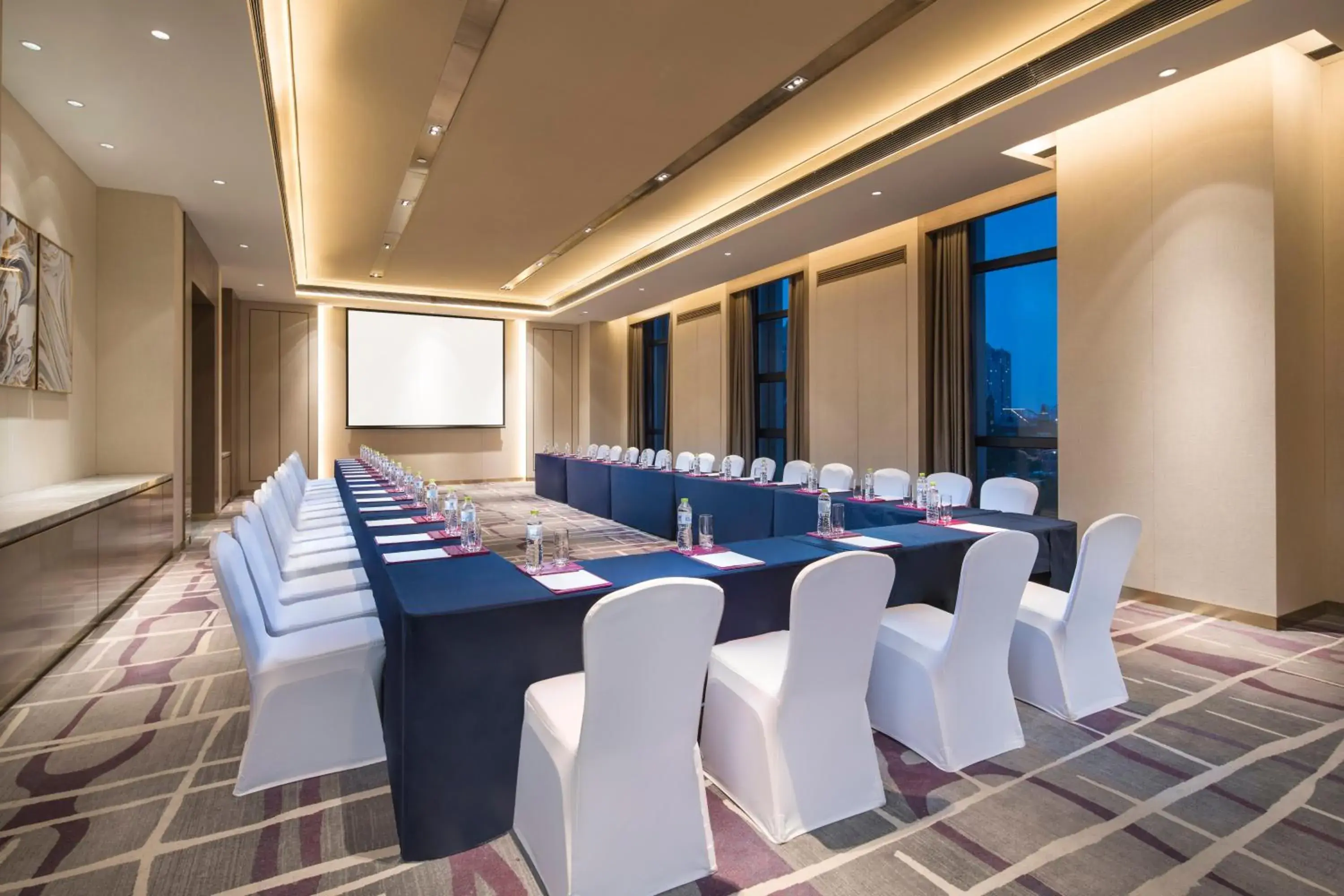 Meeting/conference room in Crowne Plaza Harbin Songbei, an IHG Hotel