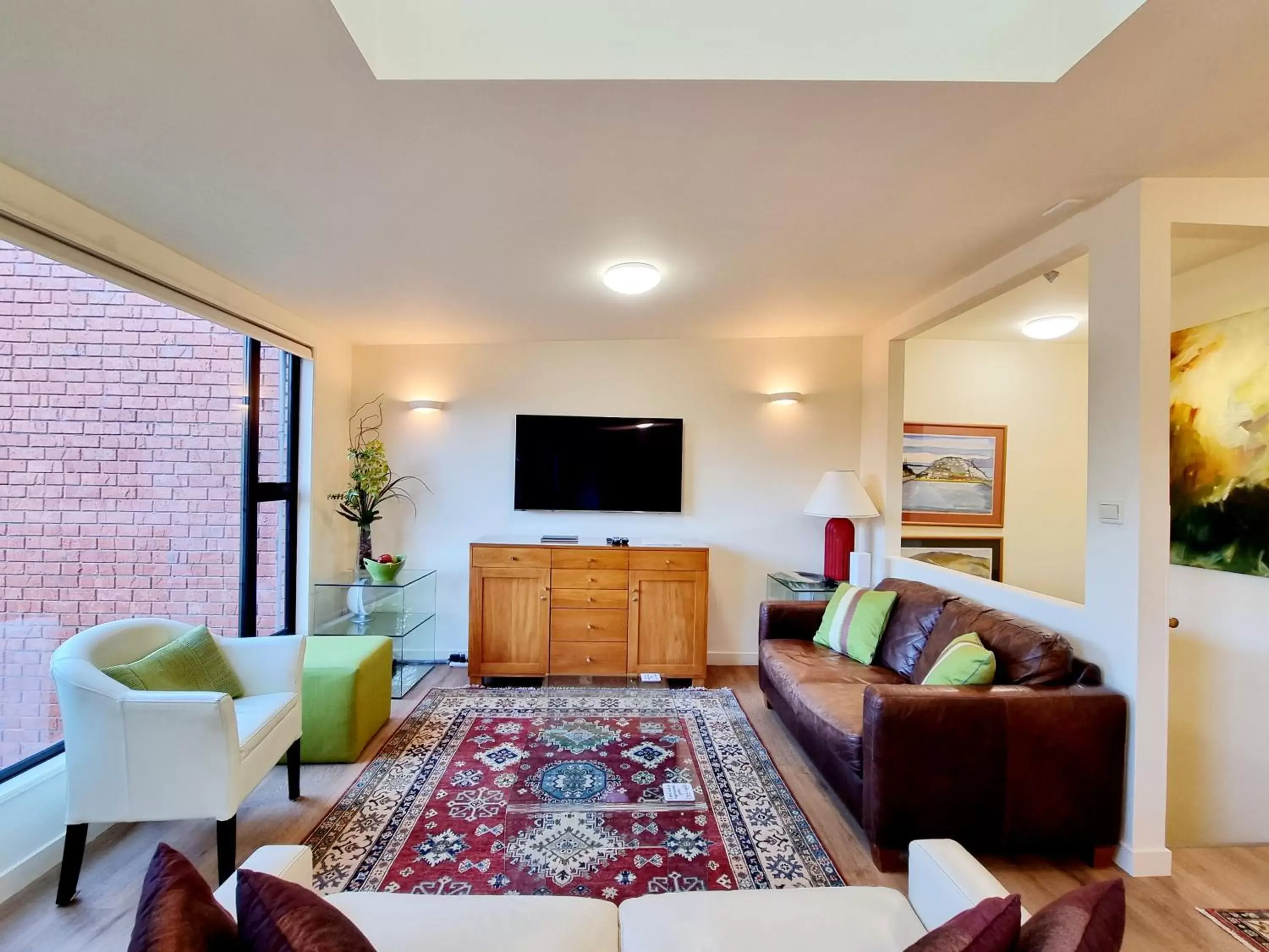 Living room, Seating Area in St James Apartments