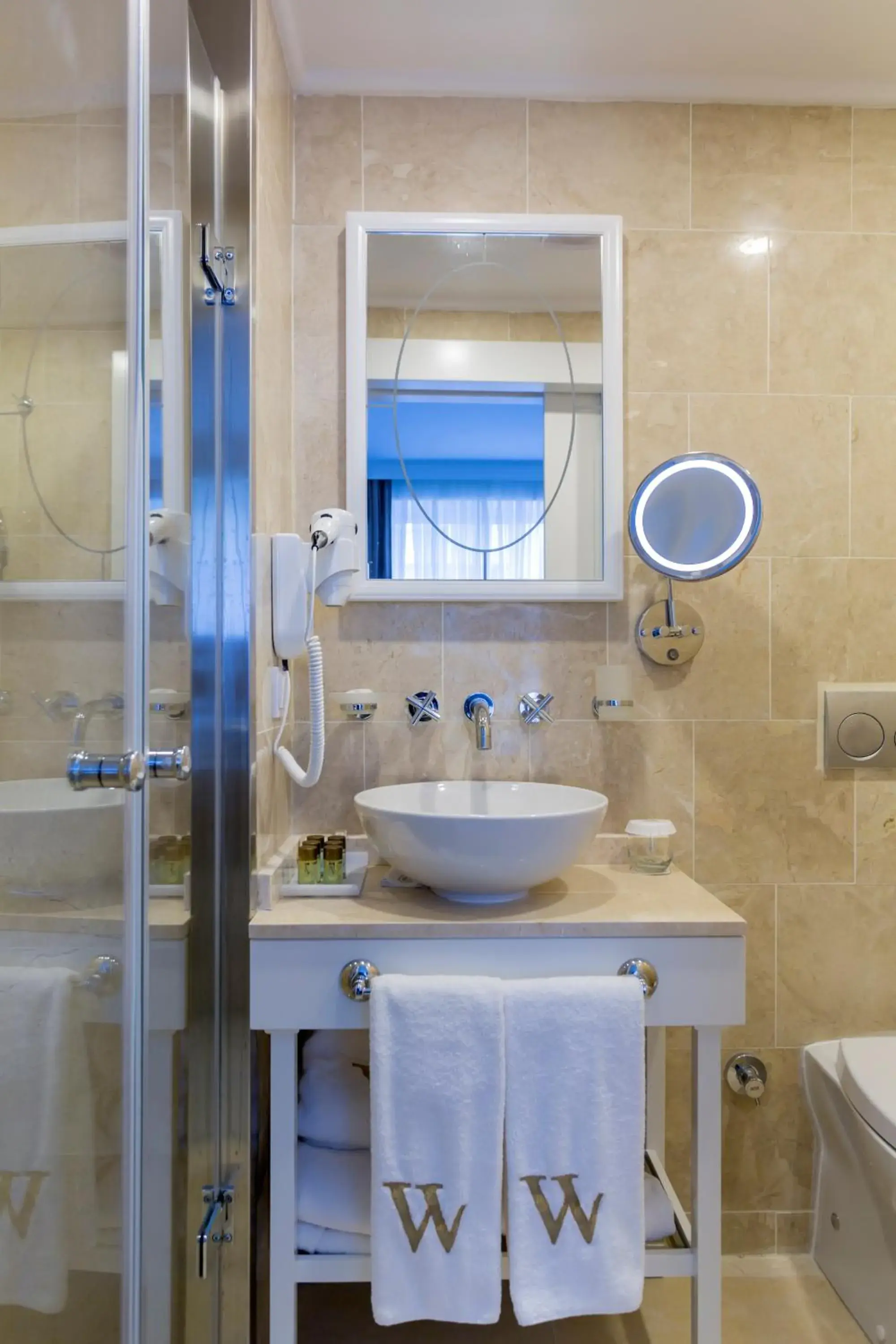 Shower, Bathroom in Wise Hotel & Spa - Adults Only