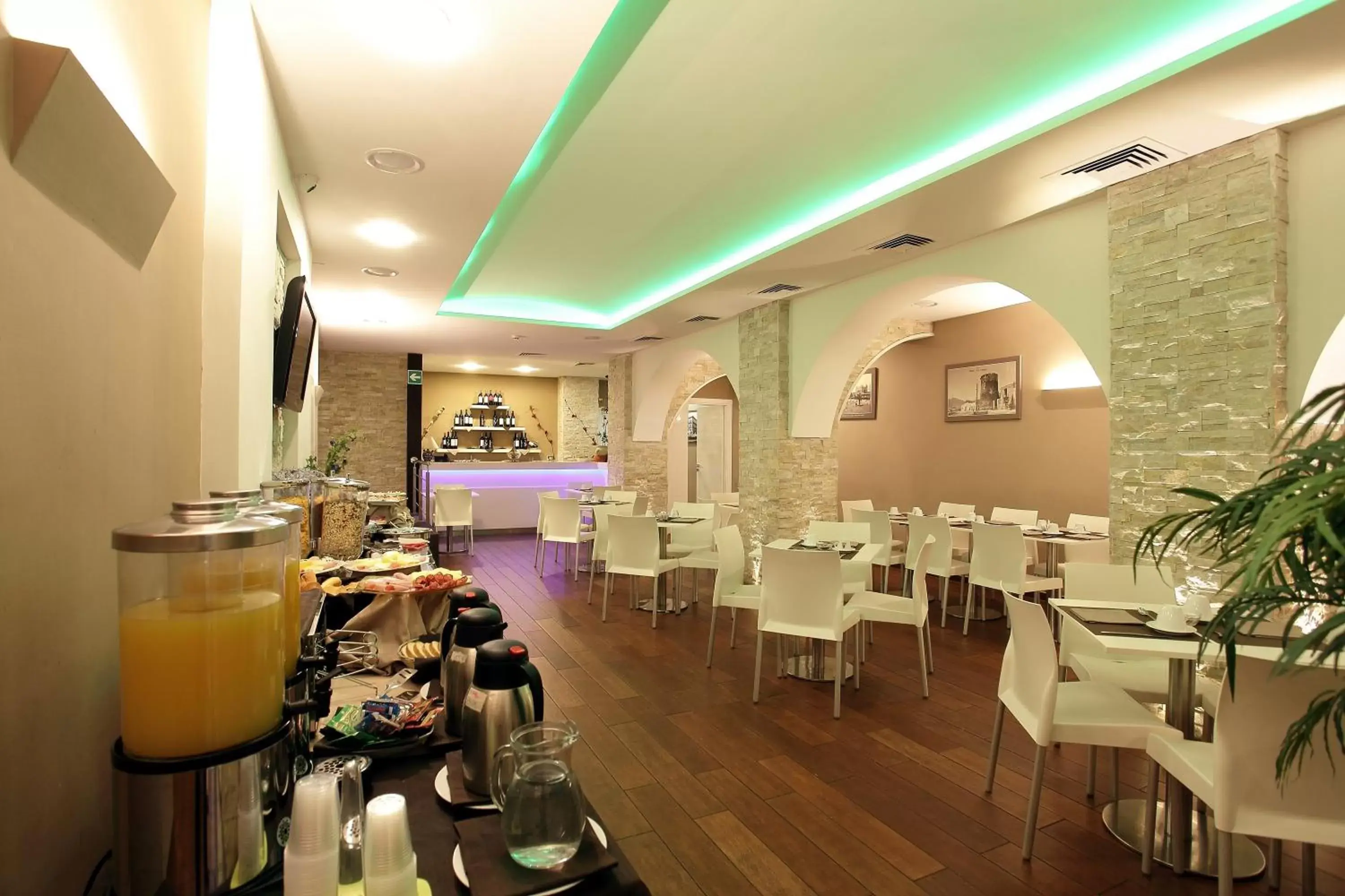Restaurant/Places to Eat in Ibis Styles Palermo Cristal