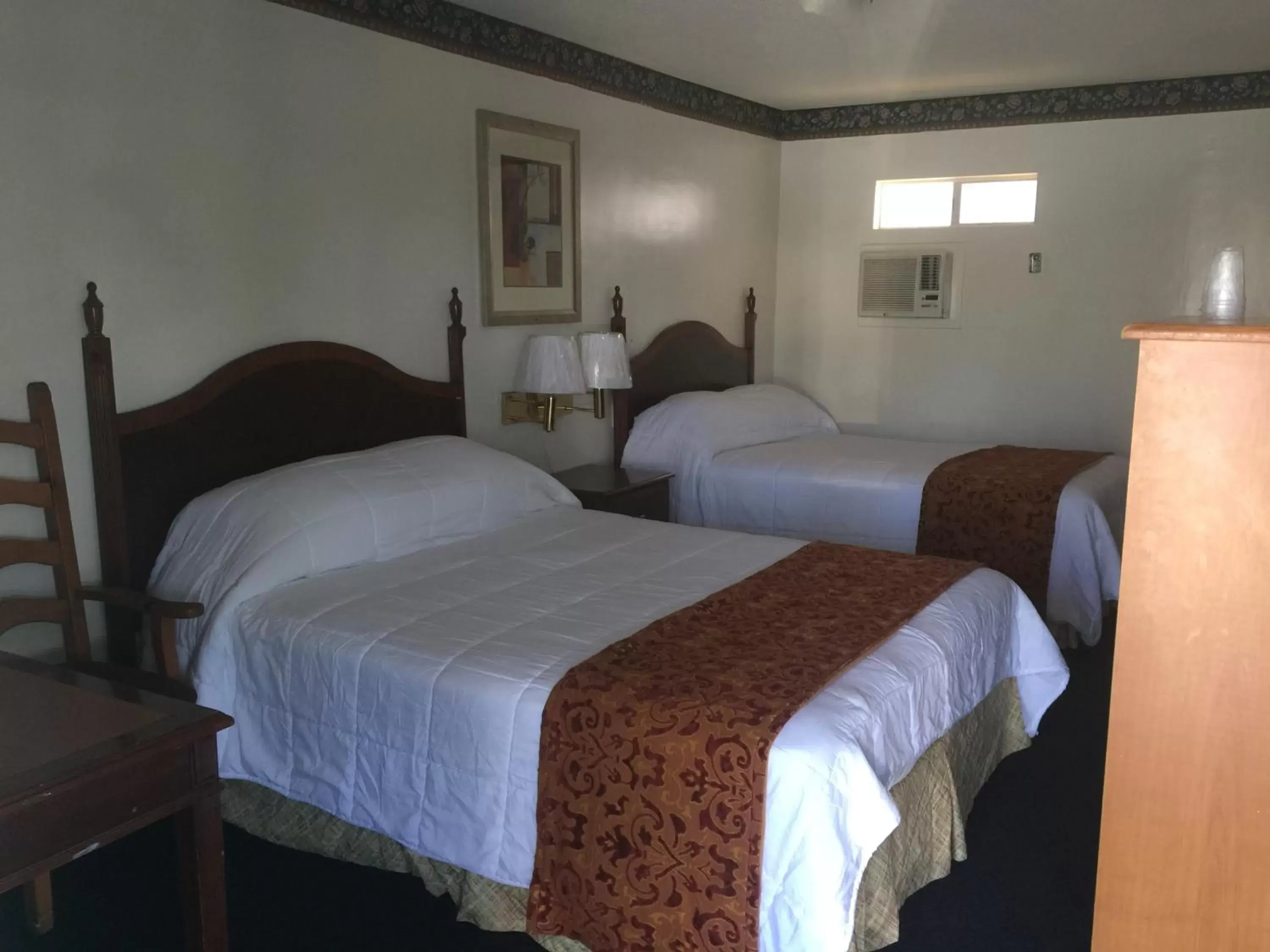 Bed in Frontier Motel