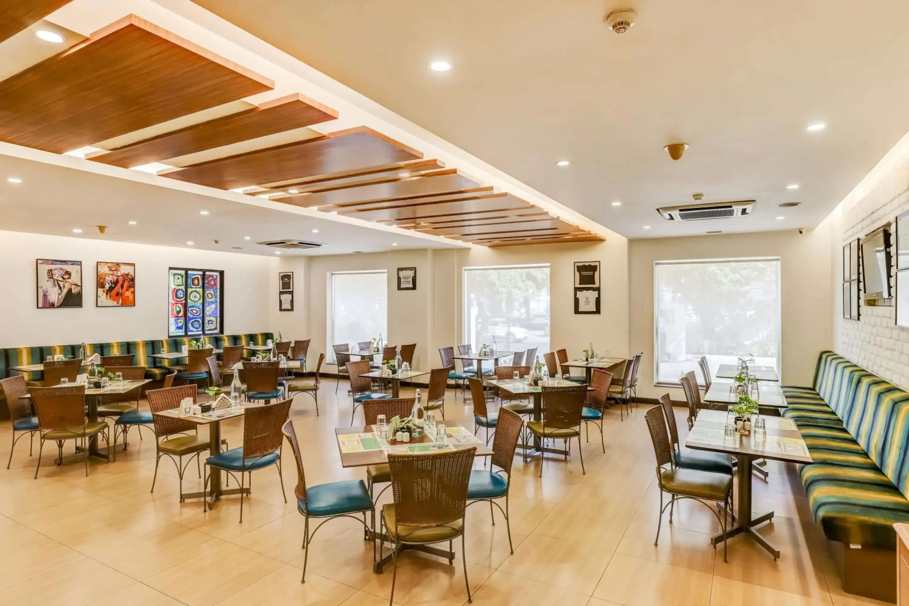 Restaurant/places to eat in Lemon Tree Hotel, Ahmedabad Restaurant/places to eat in Lemon Tree Hotel, Ahmedabad