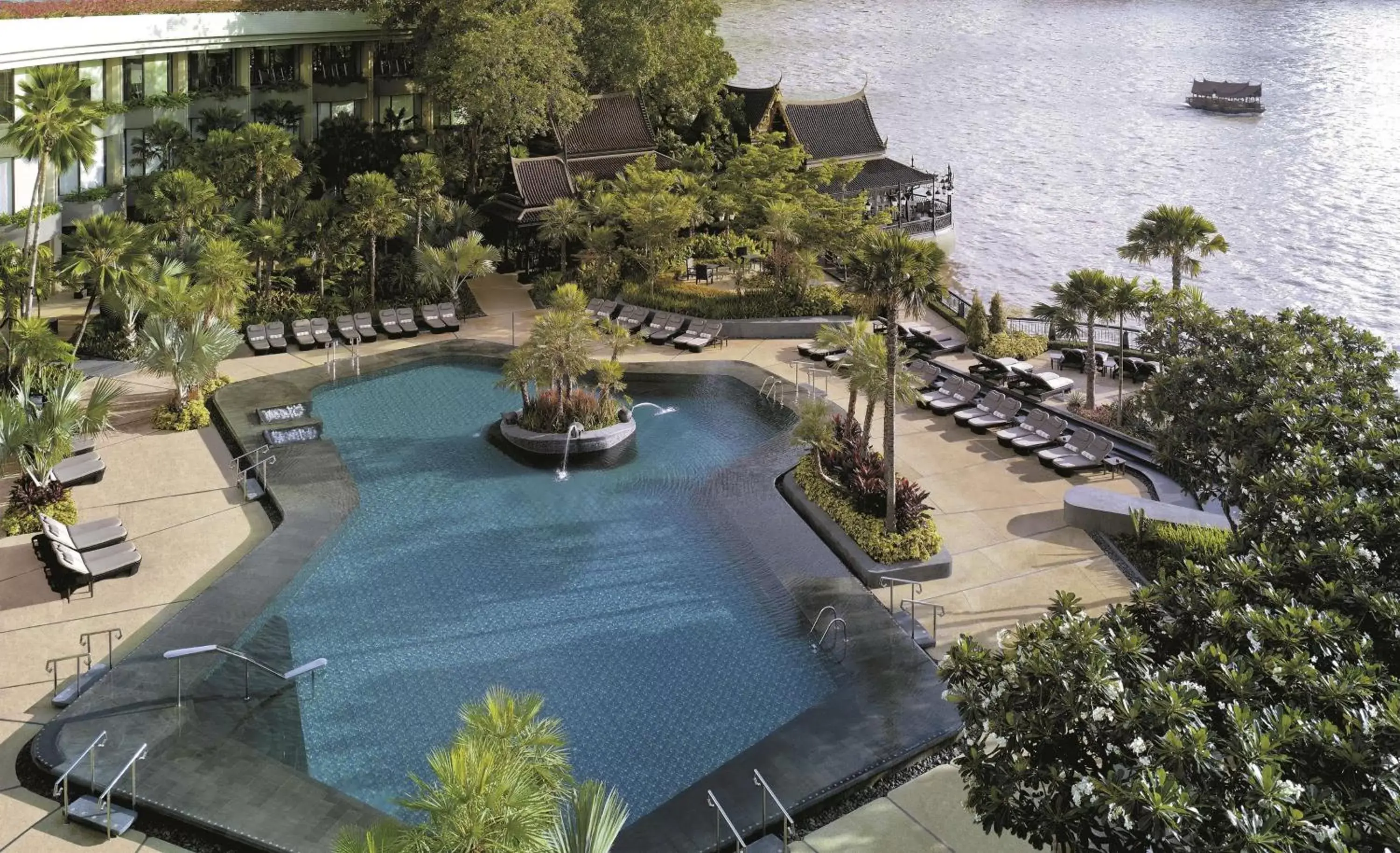 On site, Pool View in Shangri-La Bangkok