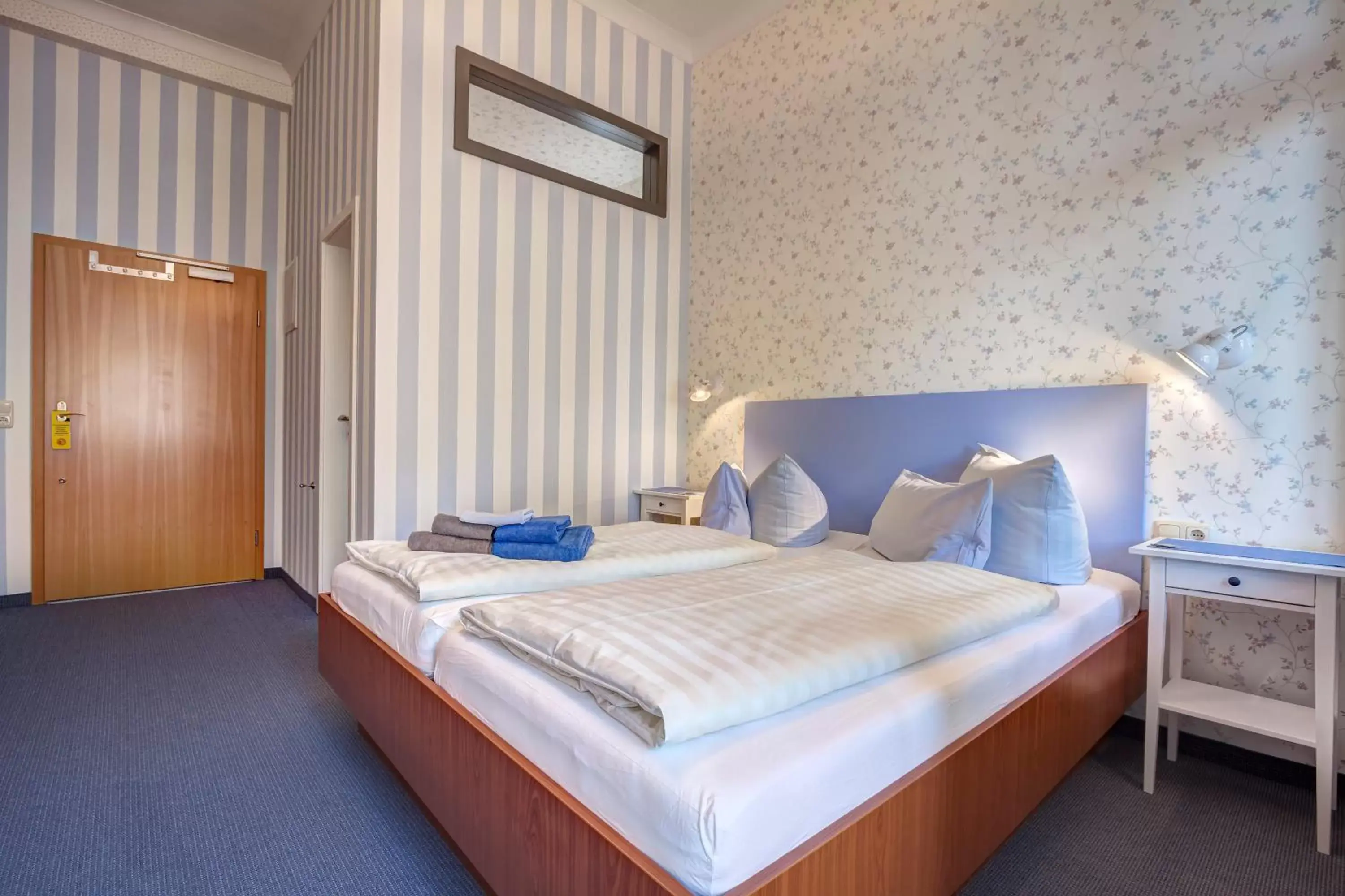 Photo of the whole room, Bed in Hotel Villa Seeschlößchen