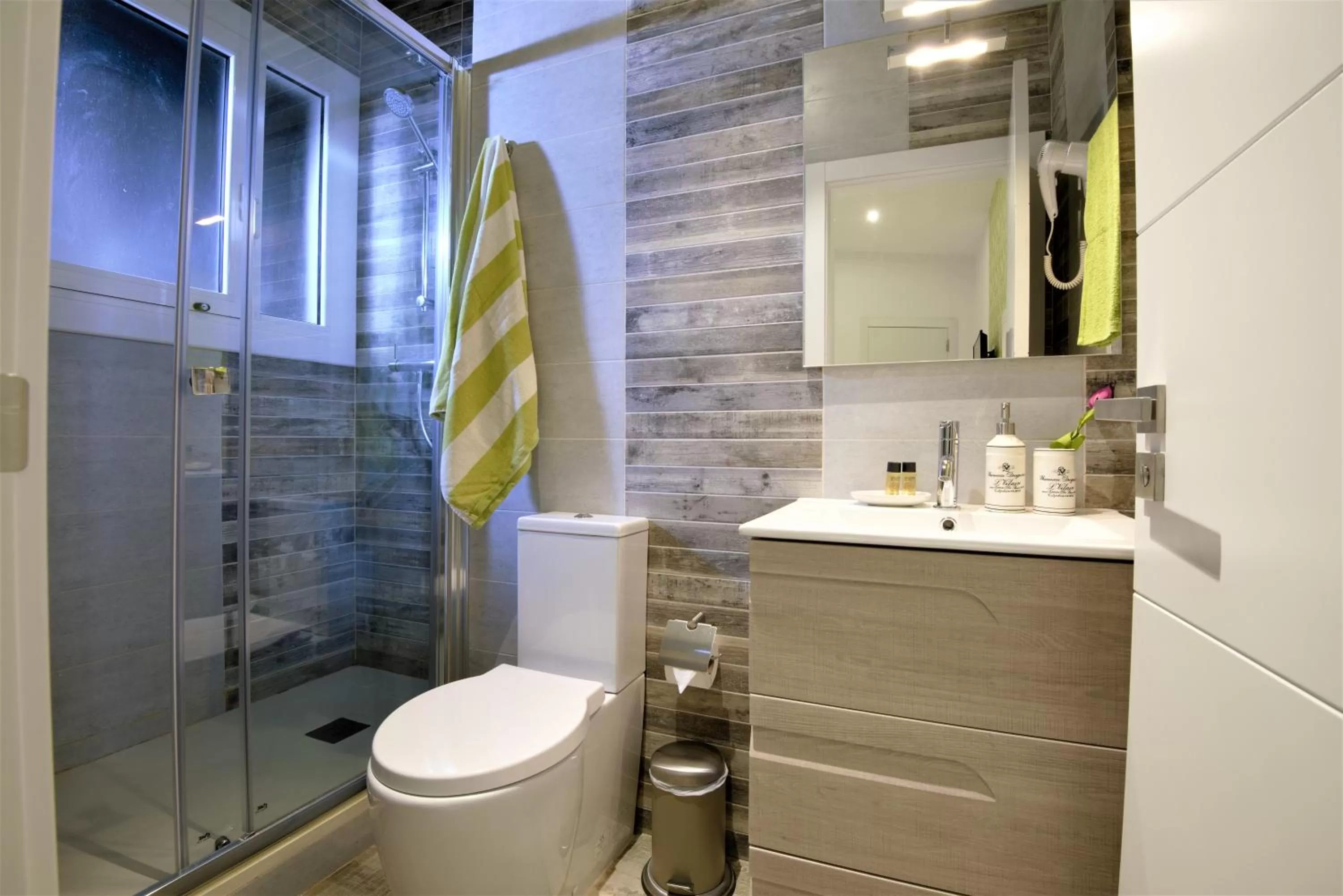 Bathroom in DreamKeys Barcelona City