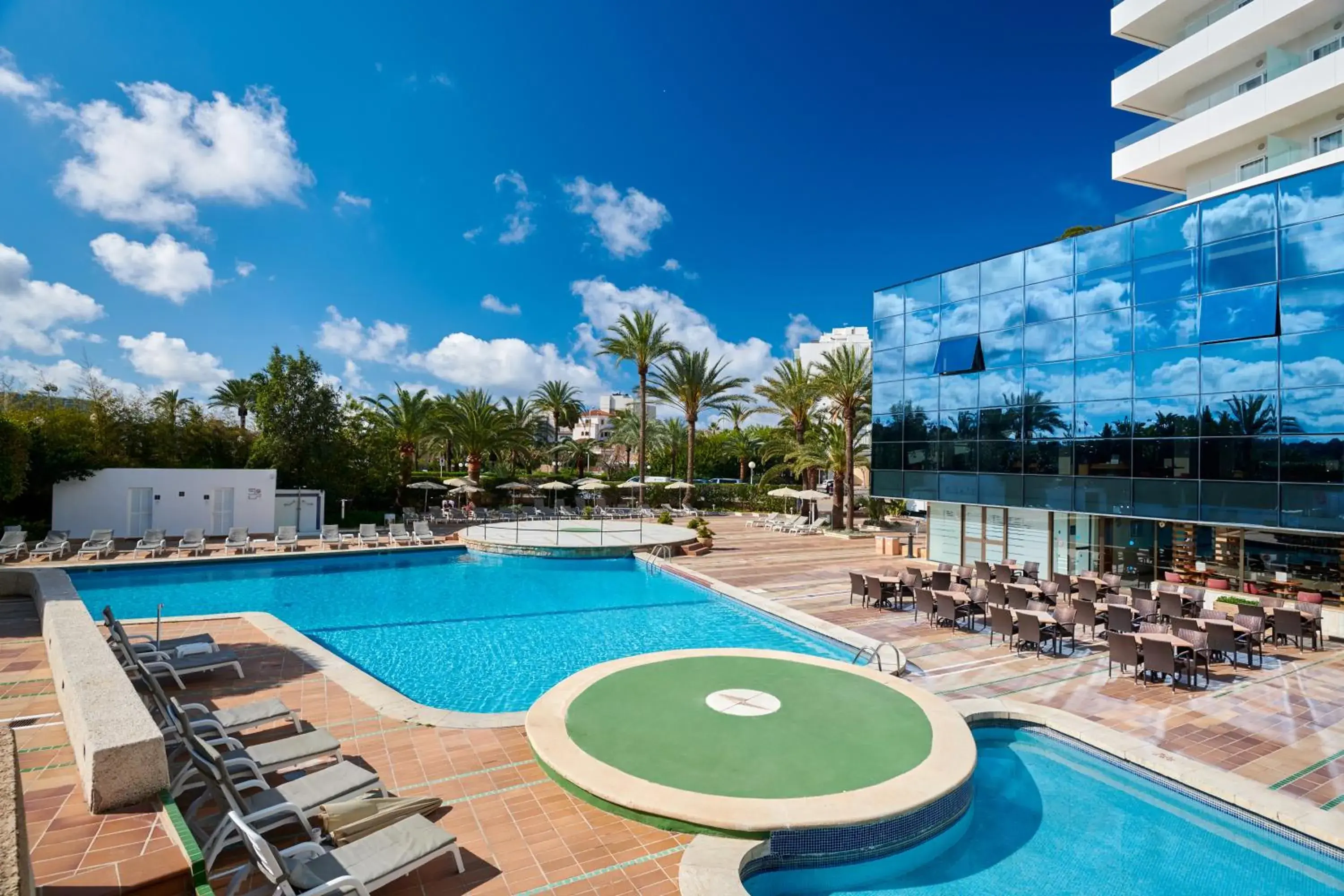 Swimming Pool in Grupotel Taurus Park