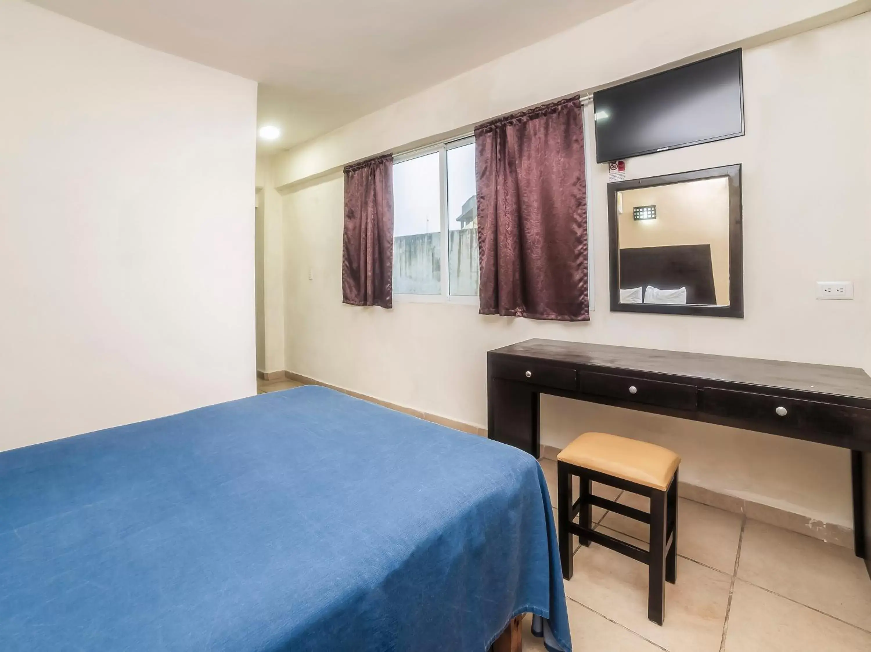 TV and multimedia, Bed in Hotel Puerto Inn