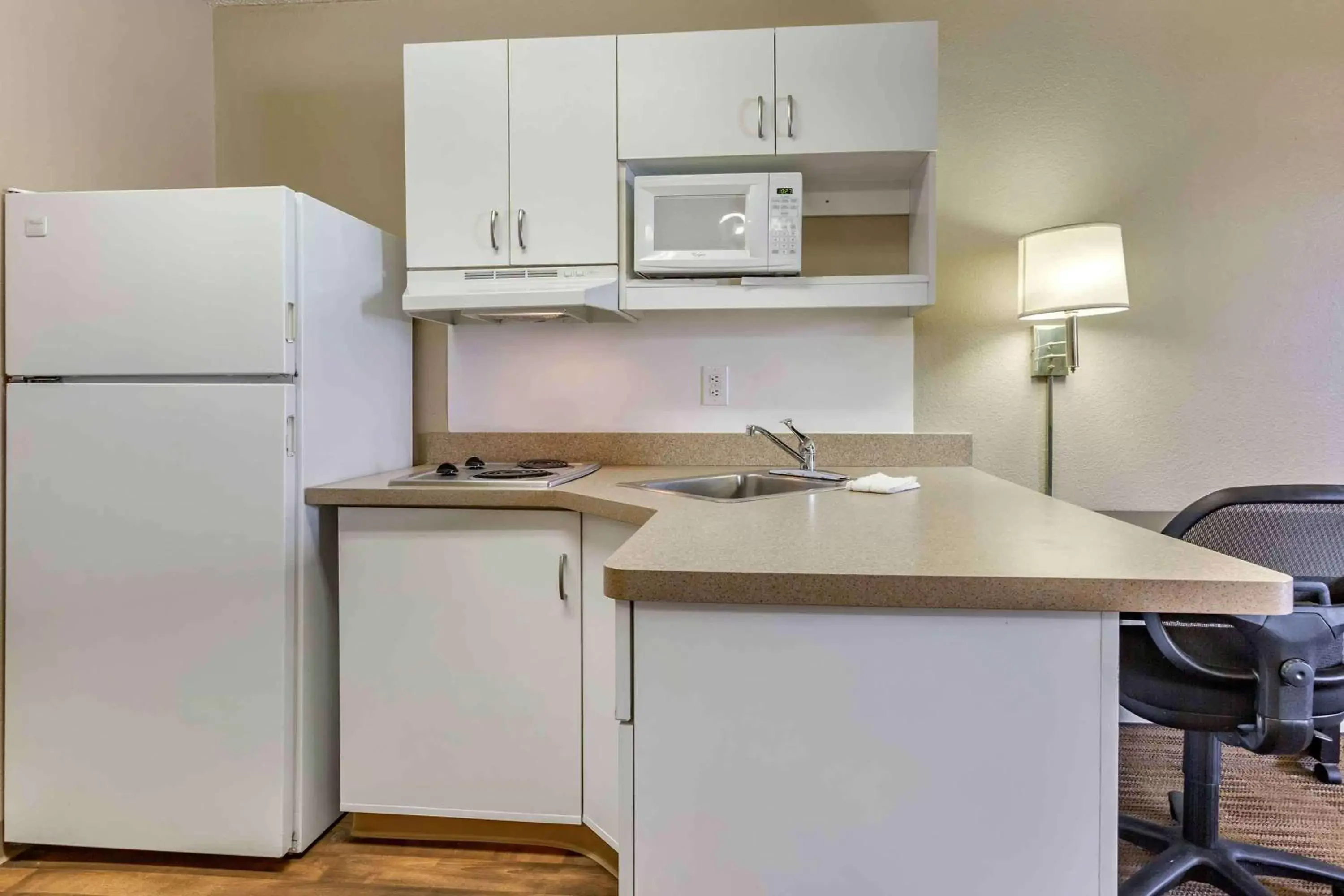 Bedroom, Kitchen/Kitchenette in Extended Stay America Suites - El Paso - Airport