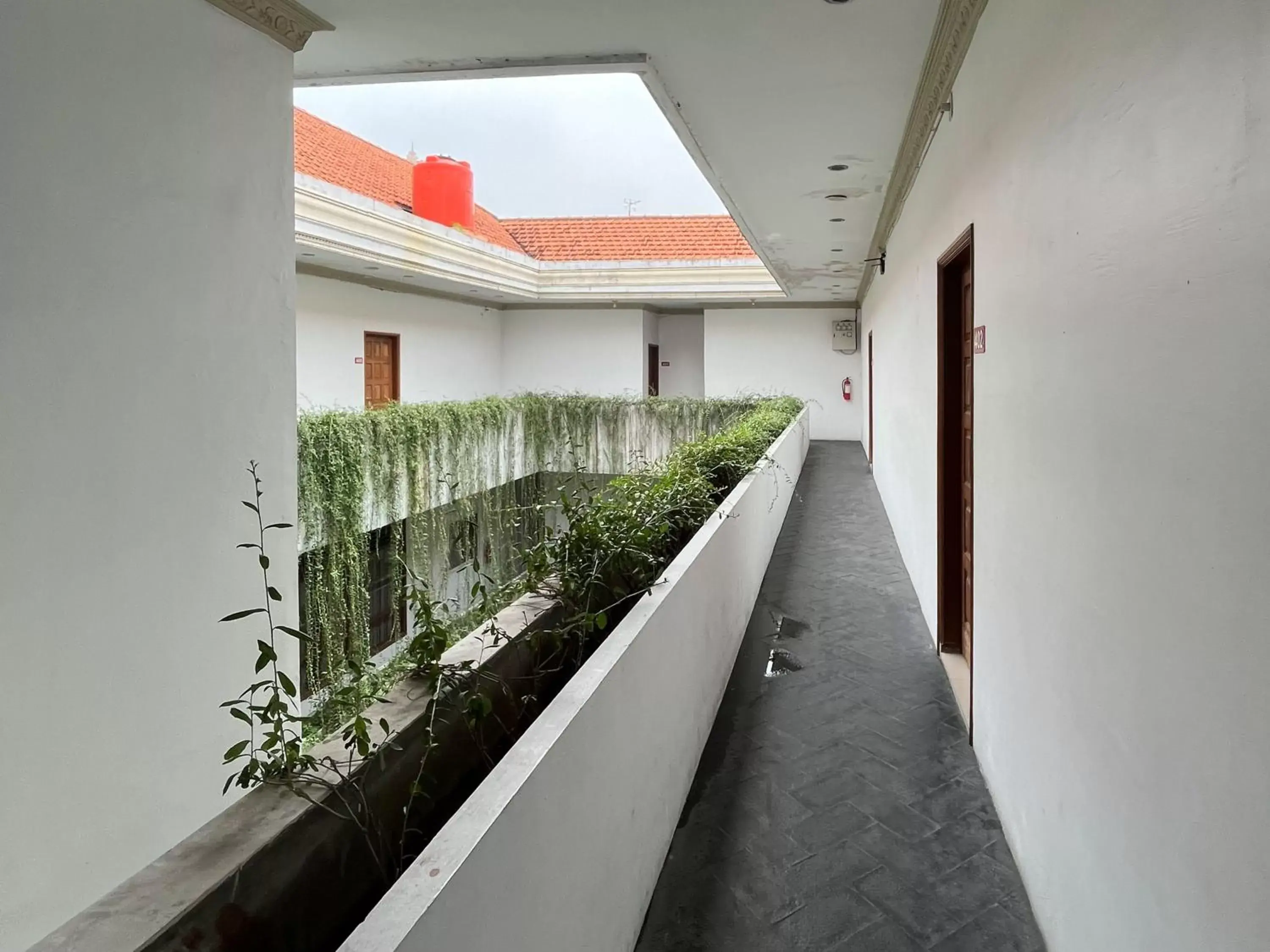 Balcony/Terrace in SUPER OYO Capital O 293 Mutiara Hijau Suites Syariah