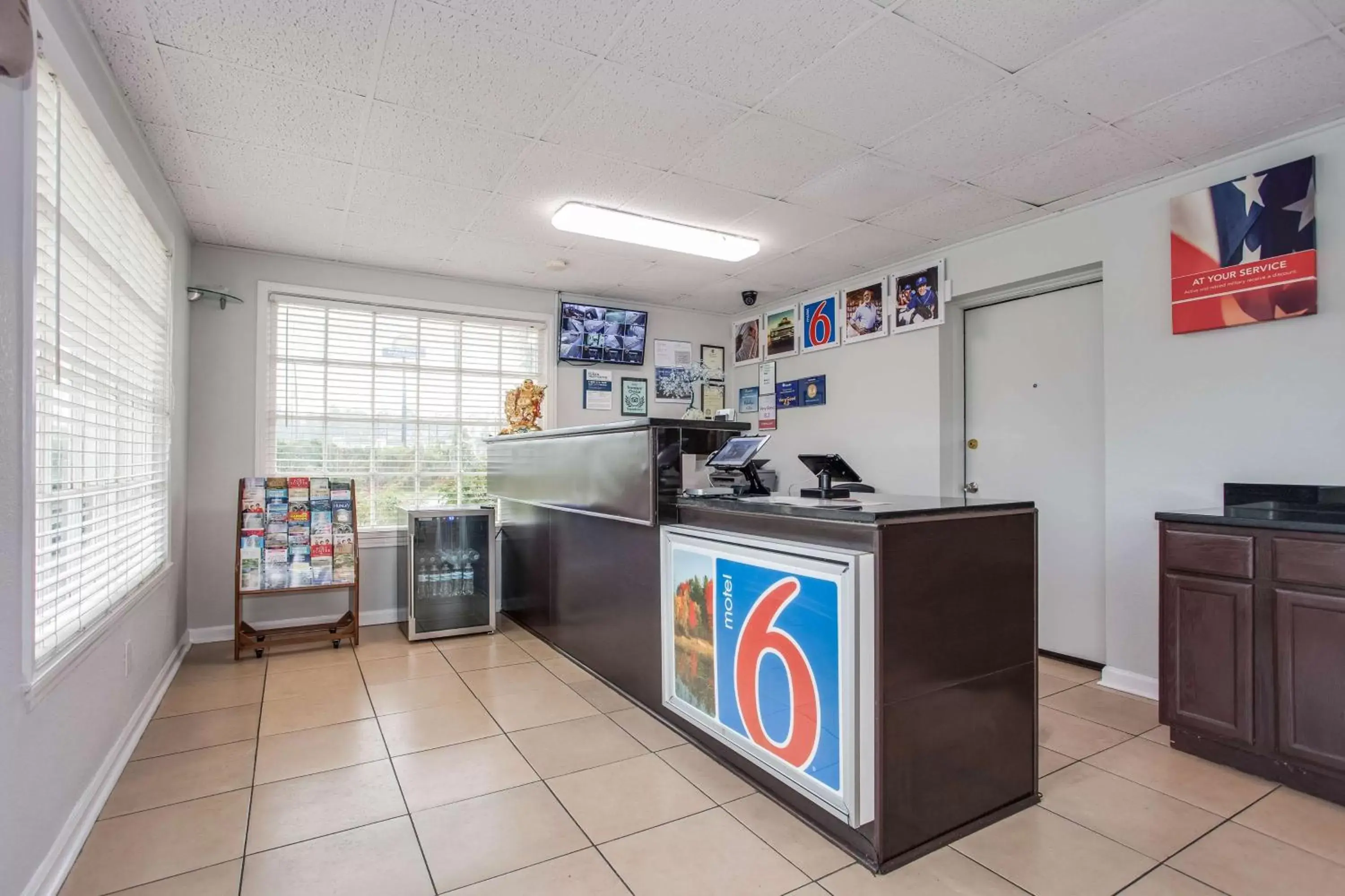 Lobby or reception, Lobby/Reception in Motel 6-Walterboro, SC