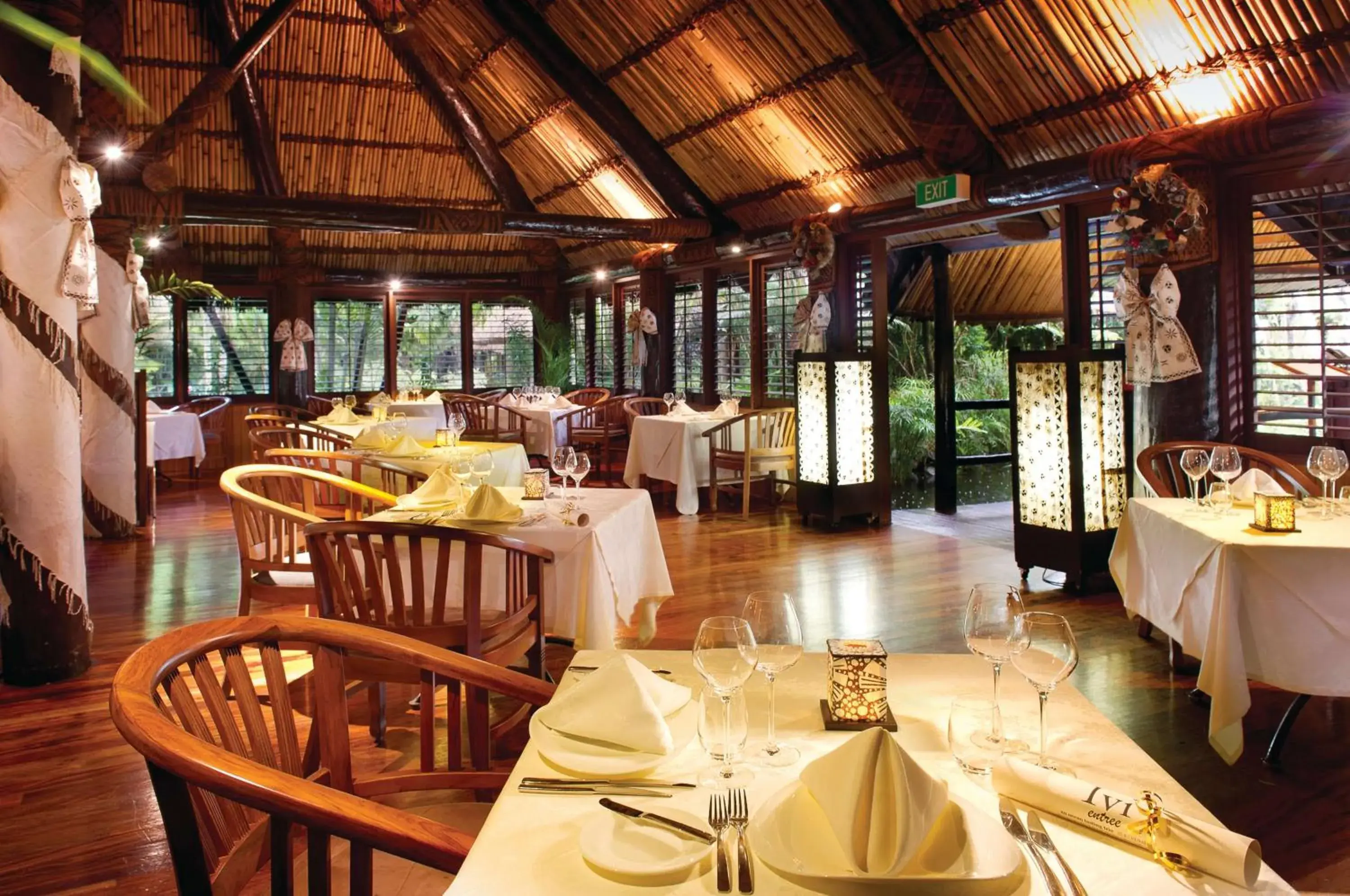 Restaurant/Places to Eat in Outrigger Fiji Beach Resort