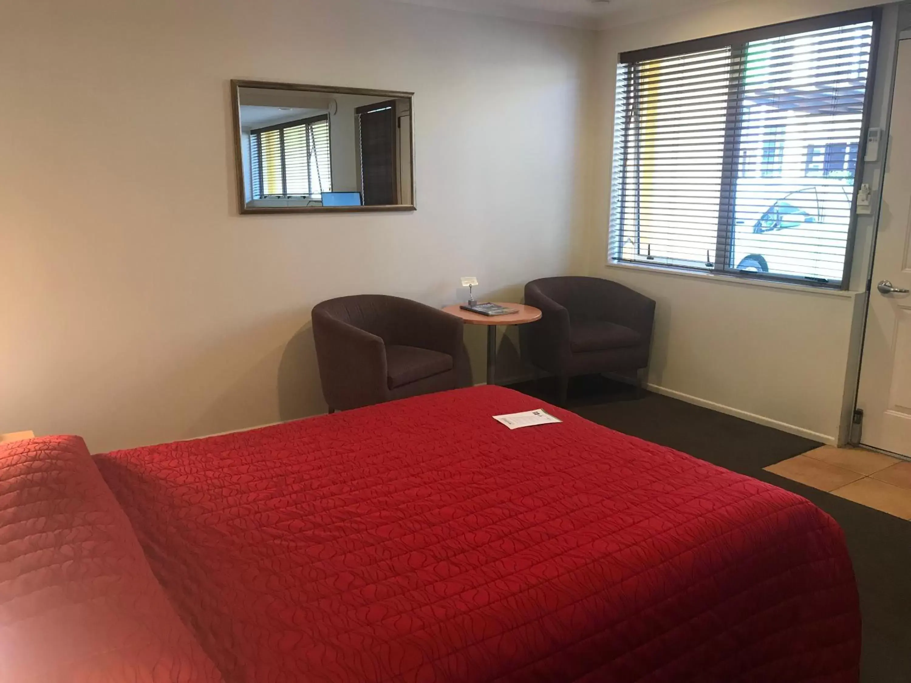 Bedroom, Bed in Harbour City Motor Inn & Conference