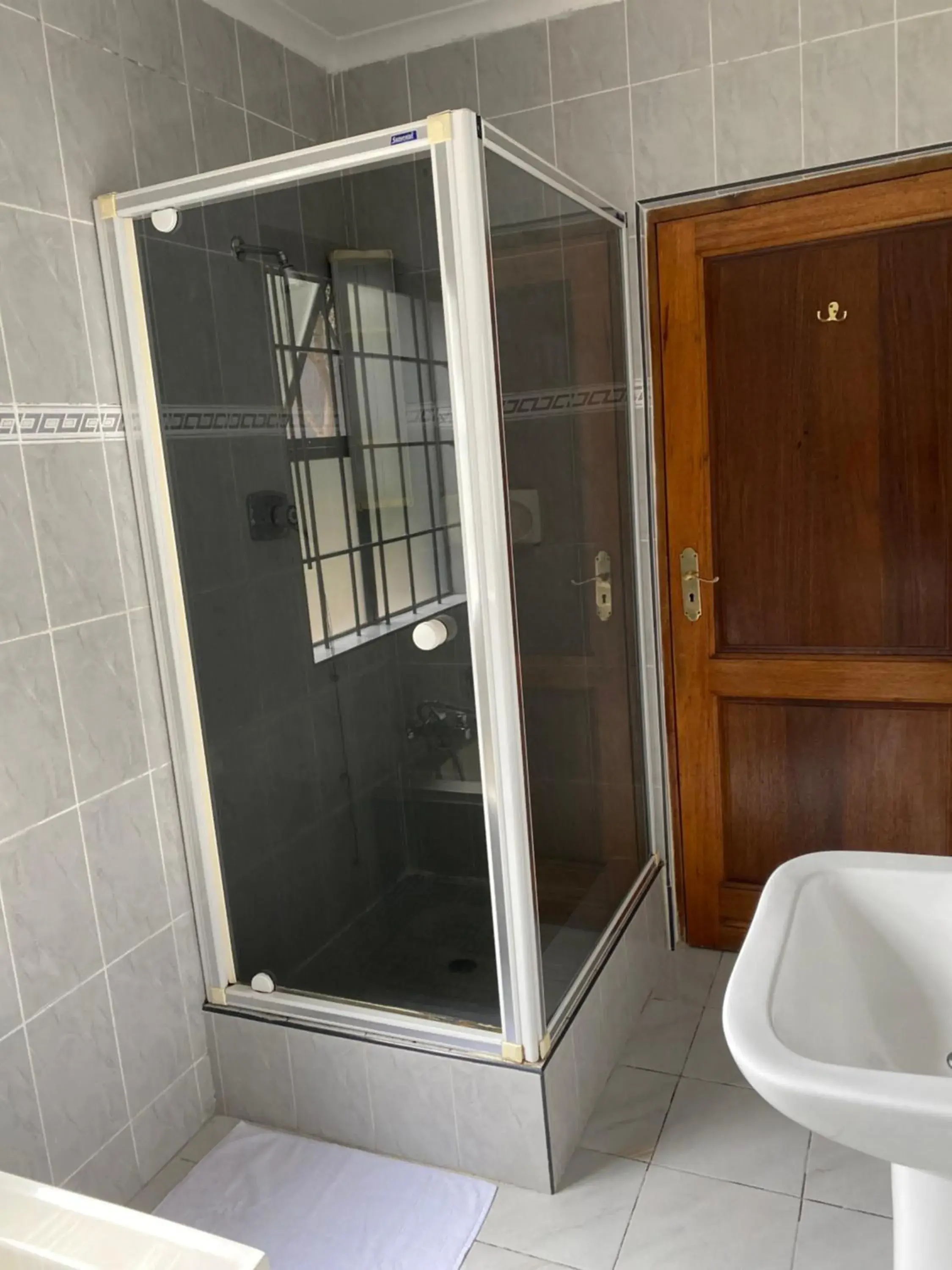 Bathroom in Marion Lodge