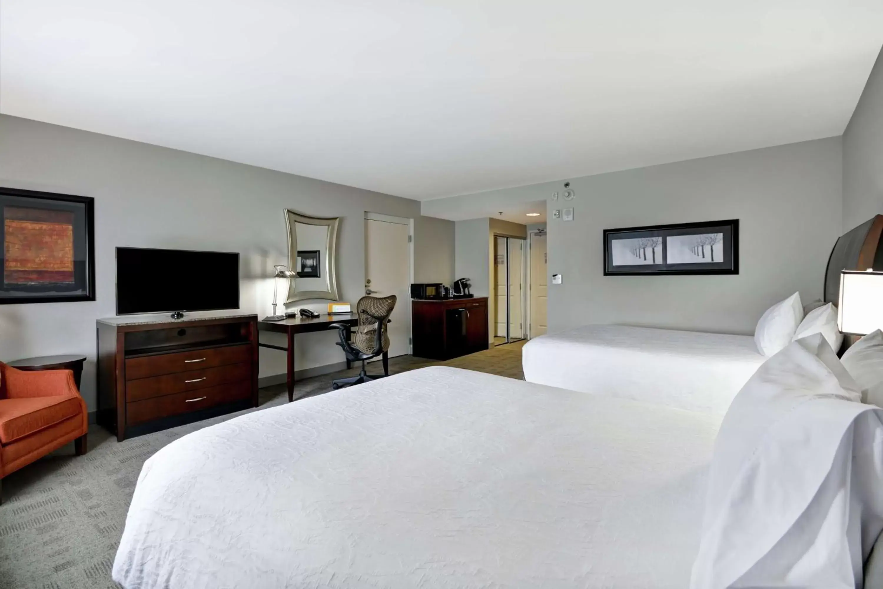Bedroom, Bed in Hilton Garden Inn Toledo / Perrysburg