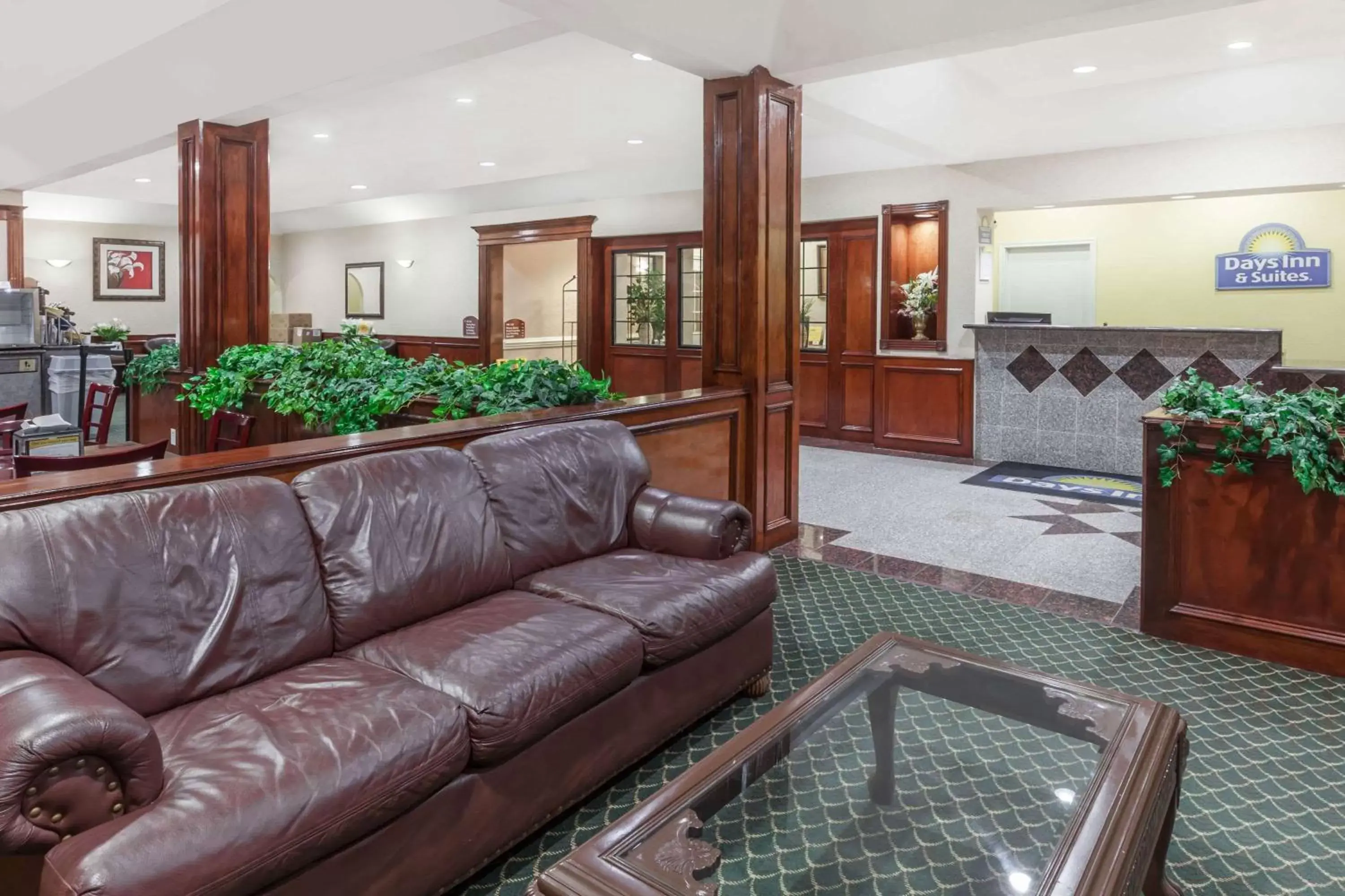Lobby or reception, Lobby/Reception in Days Inn & Suites by Wyndham Pasadena