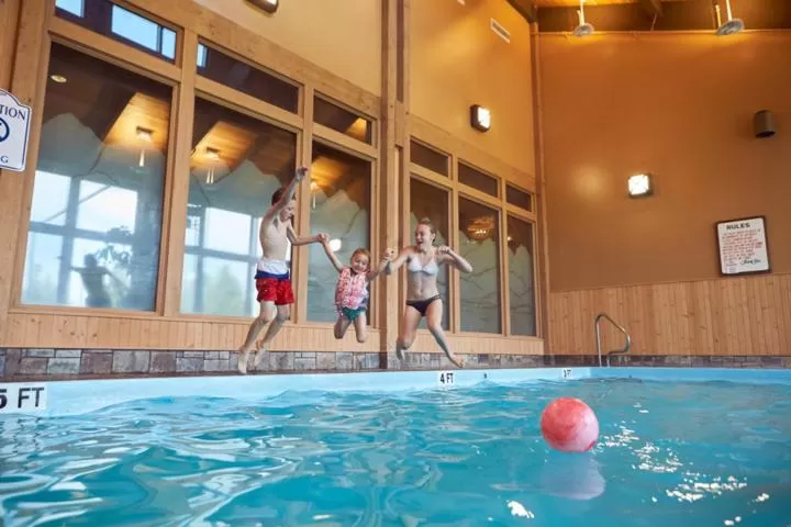 Swimming pool in Grouse Mountain Lodge
