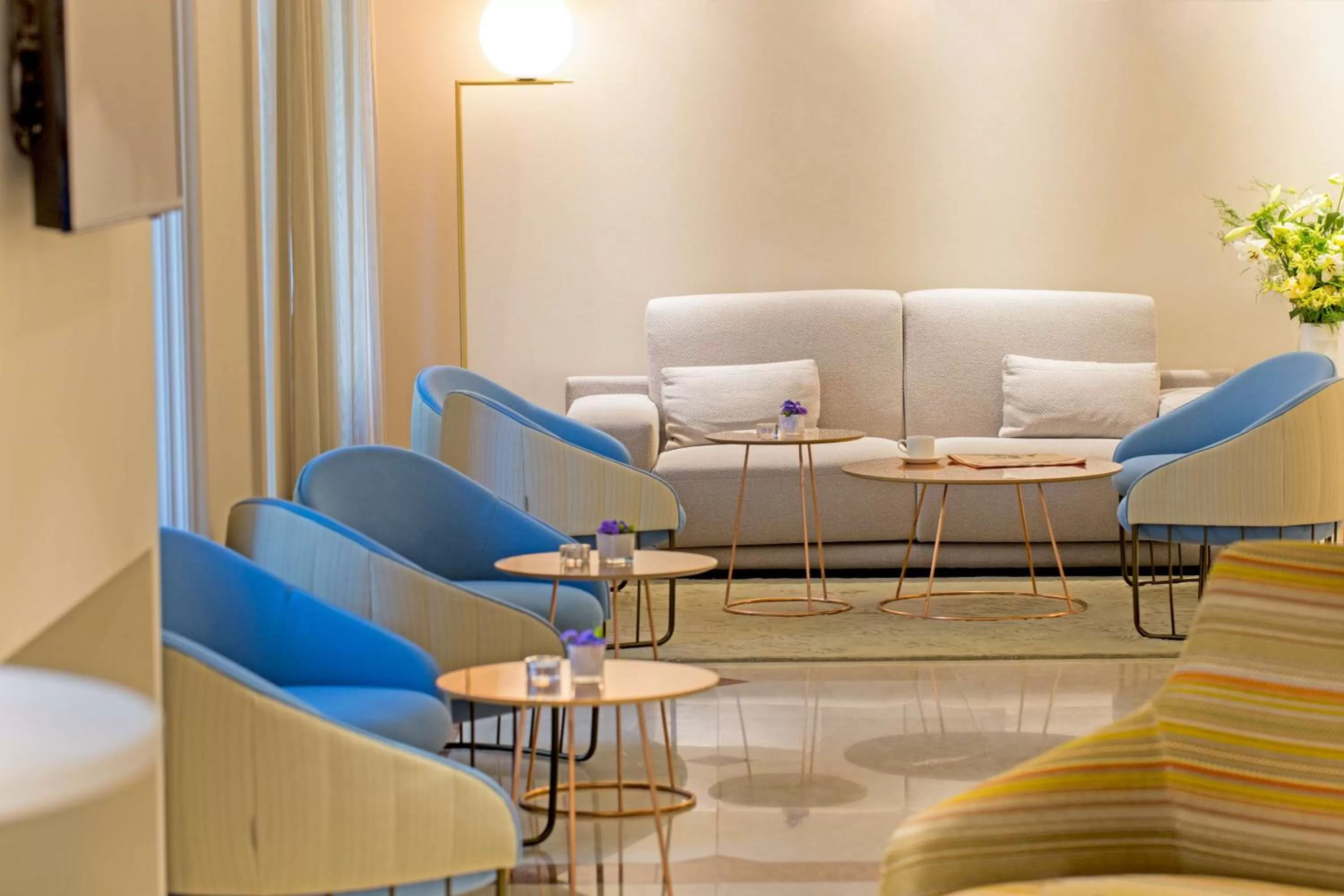 Lounge or bar in Geneva by Fassbind