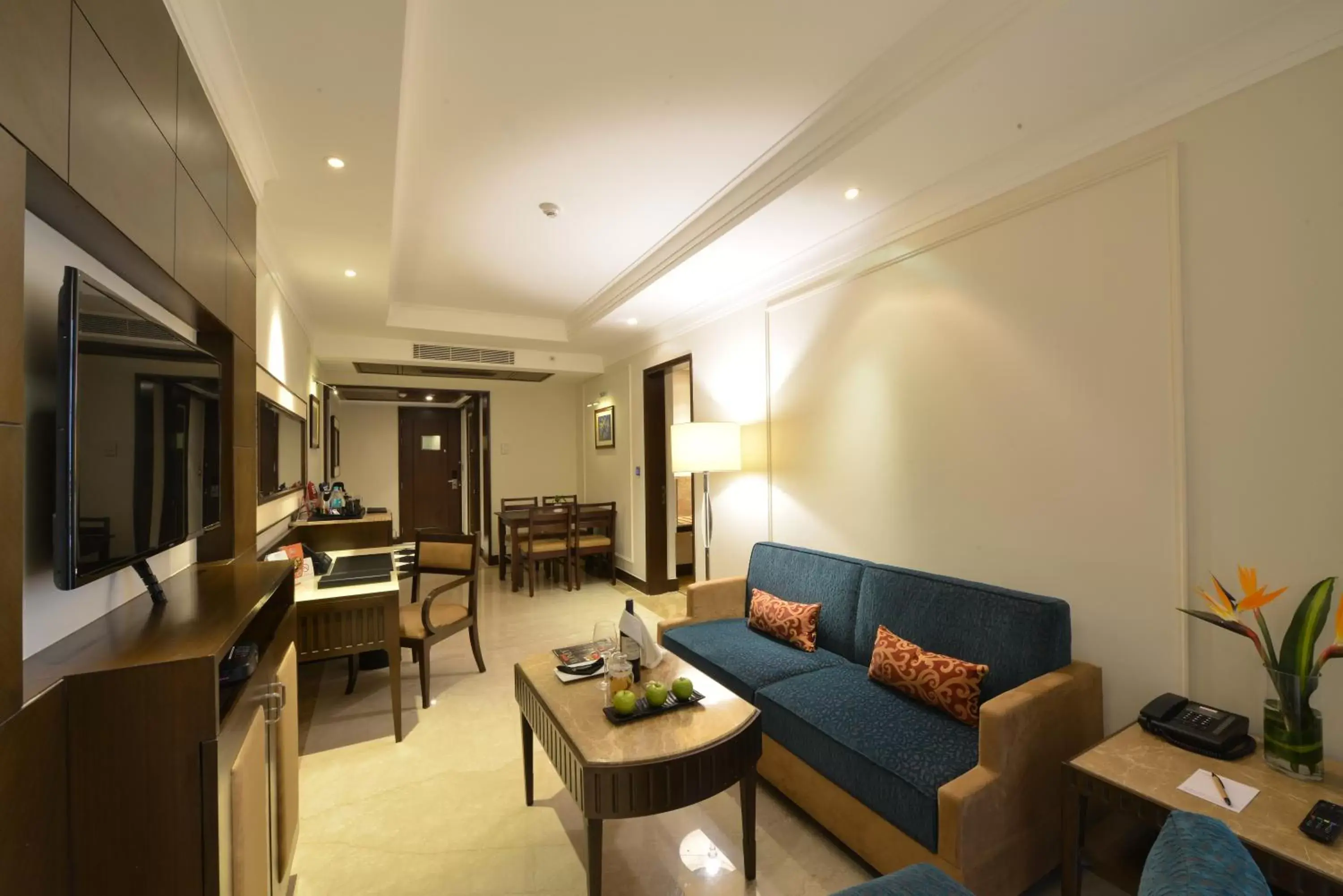 Living room, Seating Area in Ramada Plaza Chennai