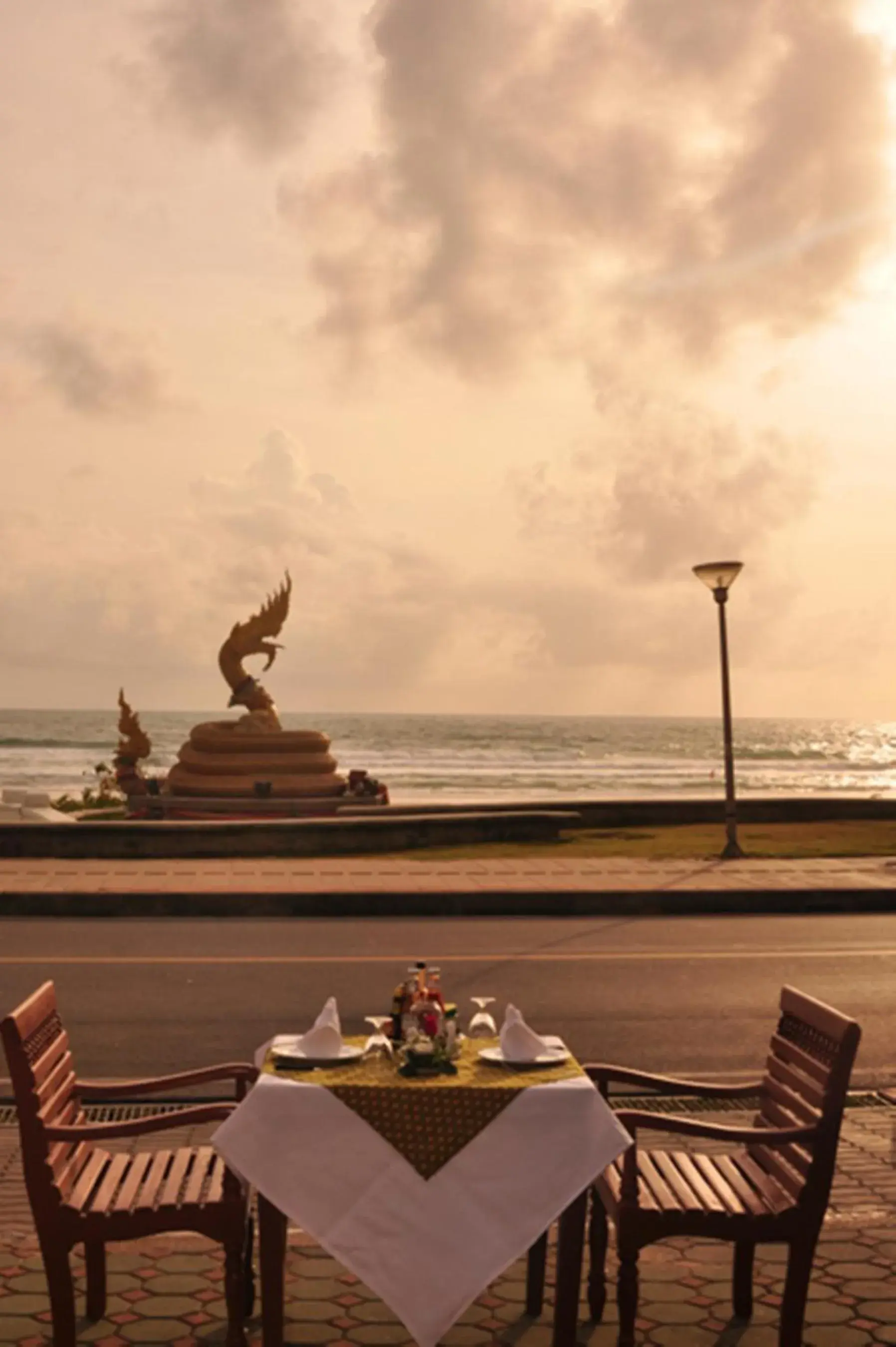 Restaurant/places to eat in Baan Karonburi Resort Restaurant/places to eat in Baan Karonburi Resort