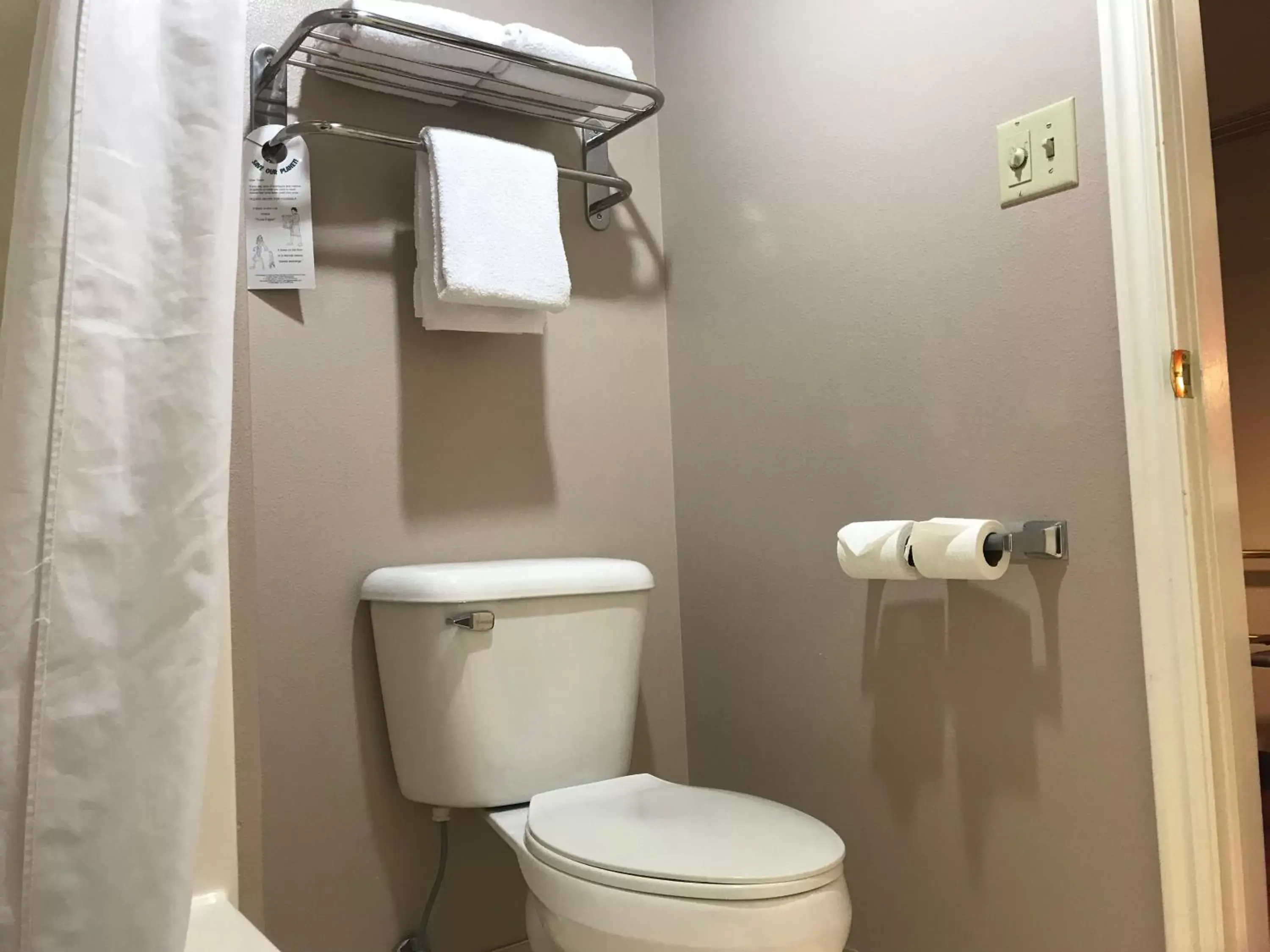 Bathroom in Americas Best Value Inn Cedar City