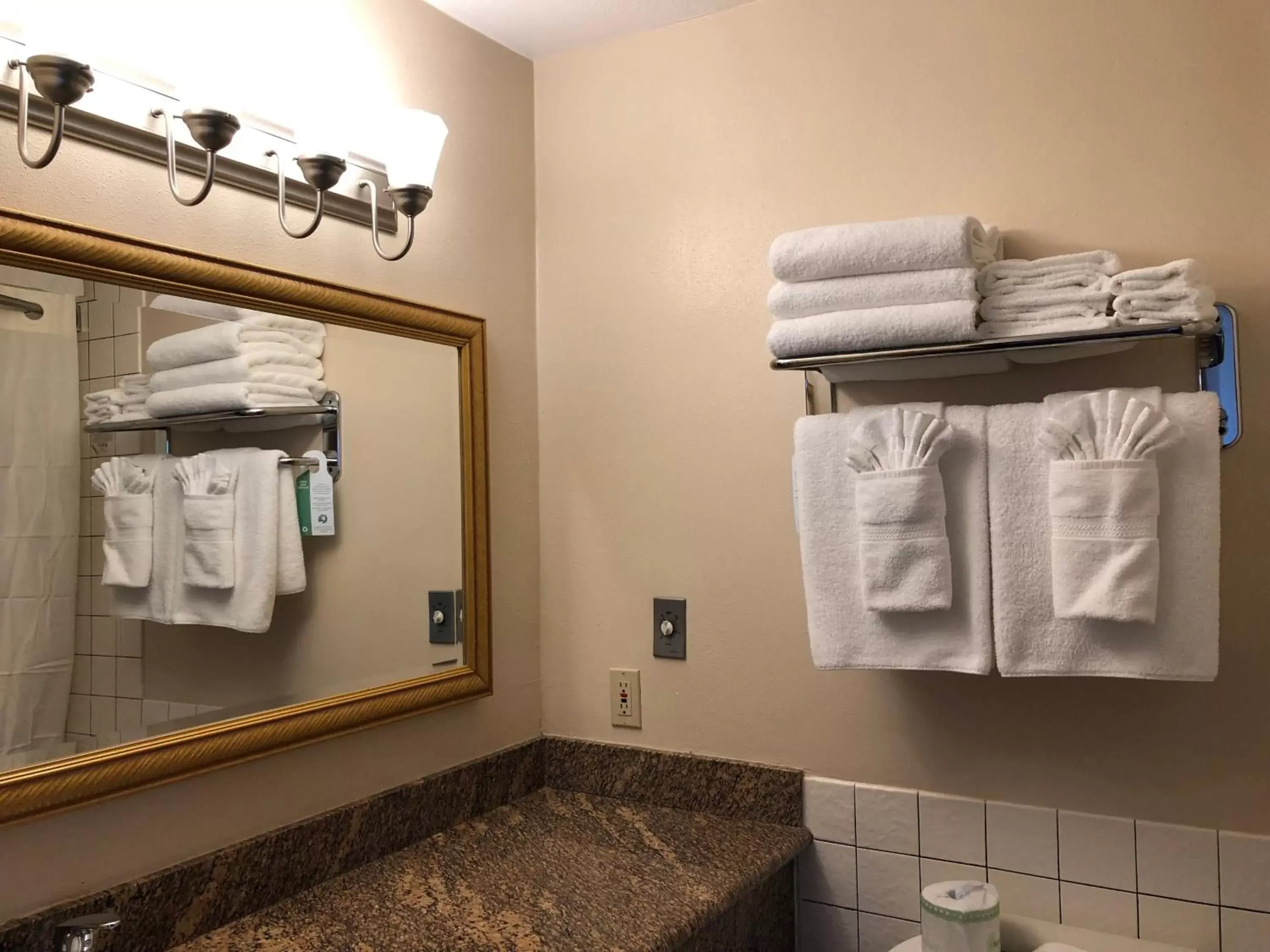 Bathroom in Port Angeles Inn