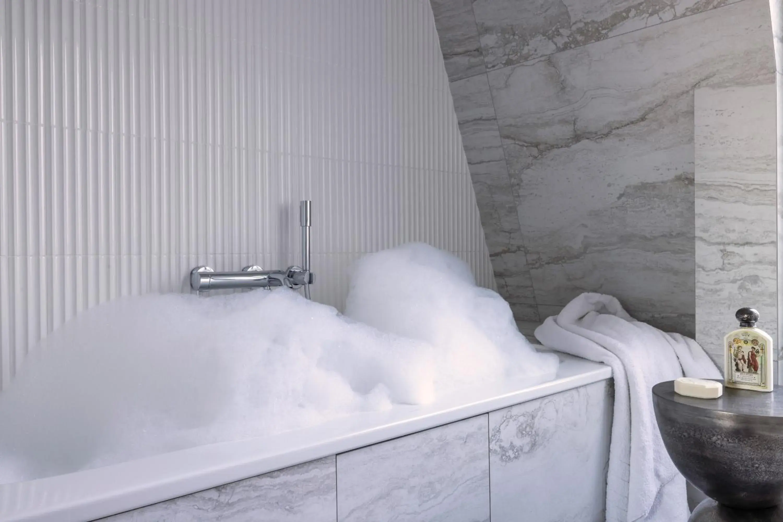 Bath, Bathroom in Hotel des Carmes by Malone