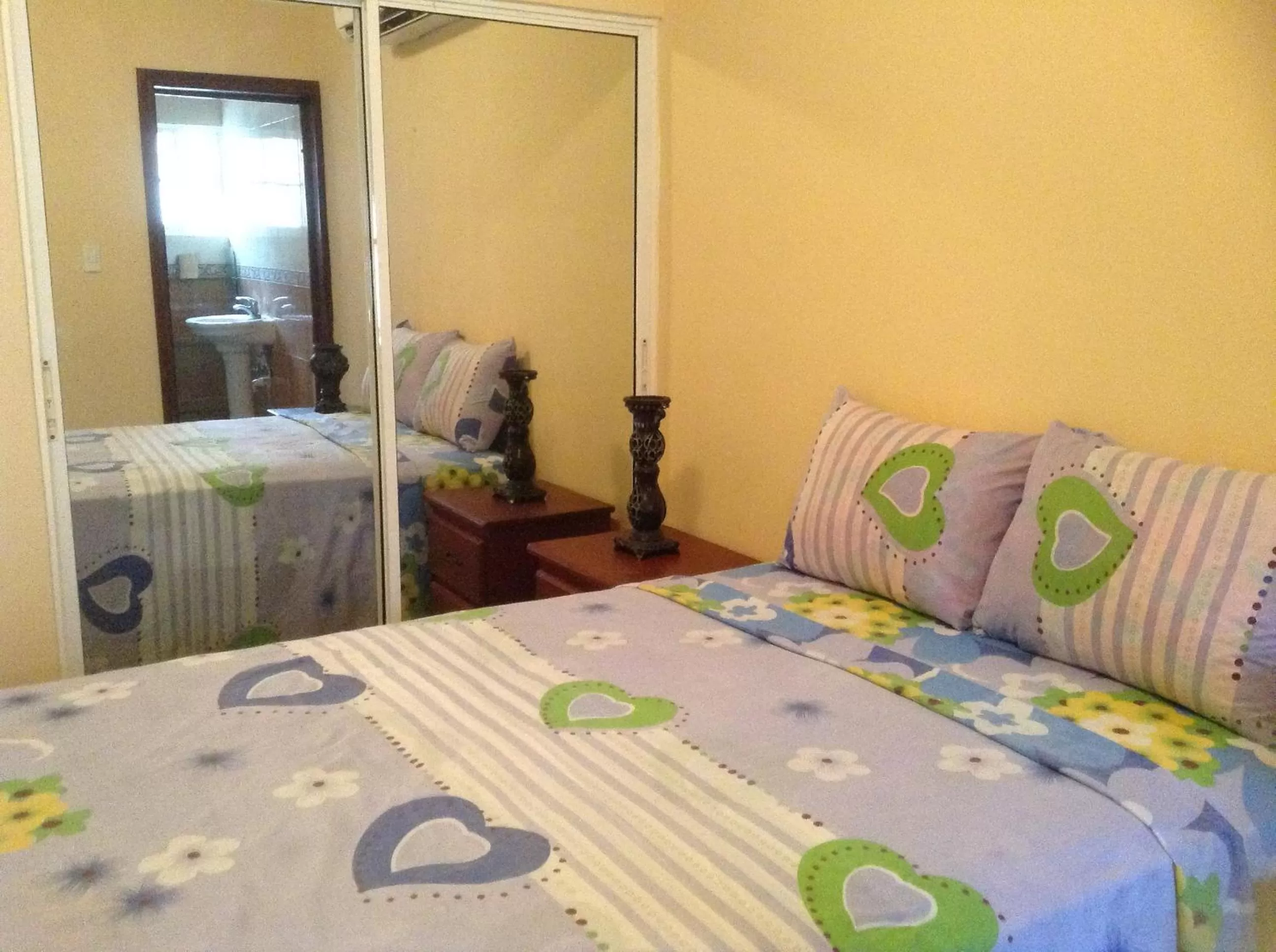 Decorative detail, Room Photo in White Sands shared apartments