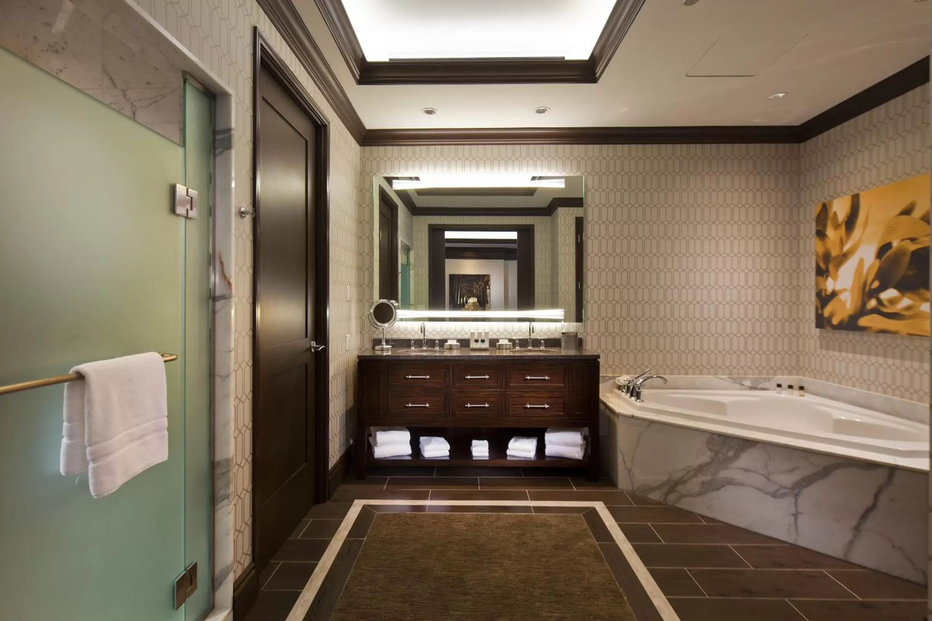 Bathroom, Kitchen/Kitchenette in Golden Nugget Lake Charles