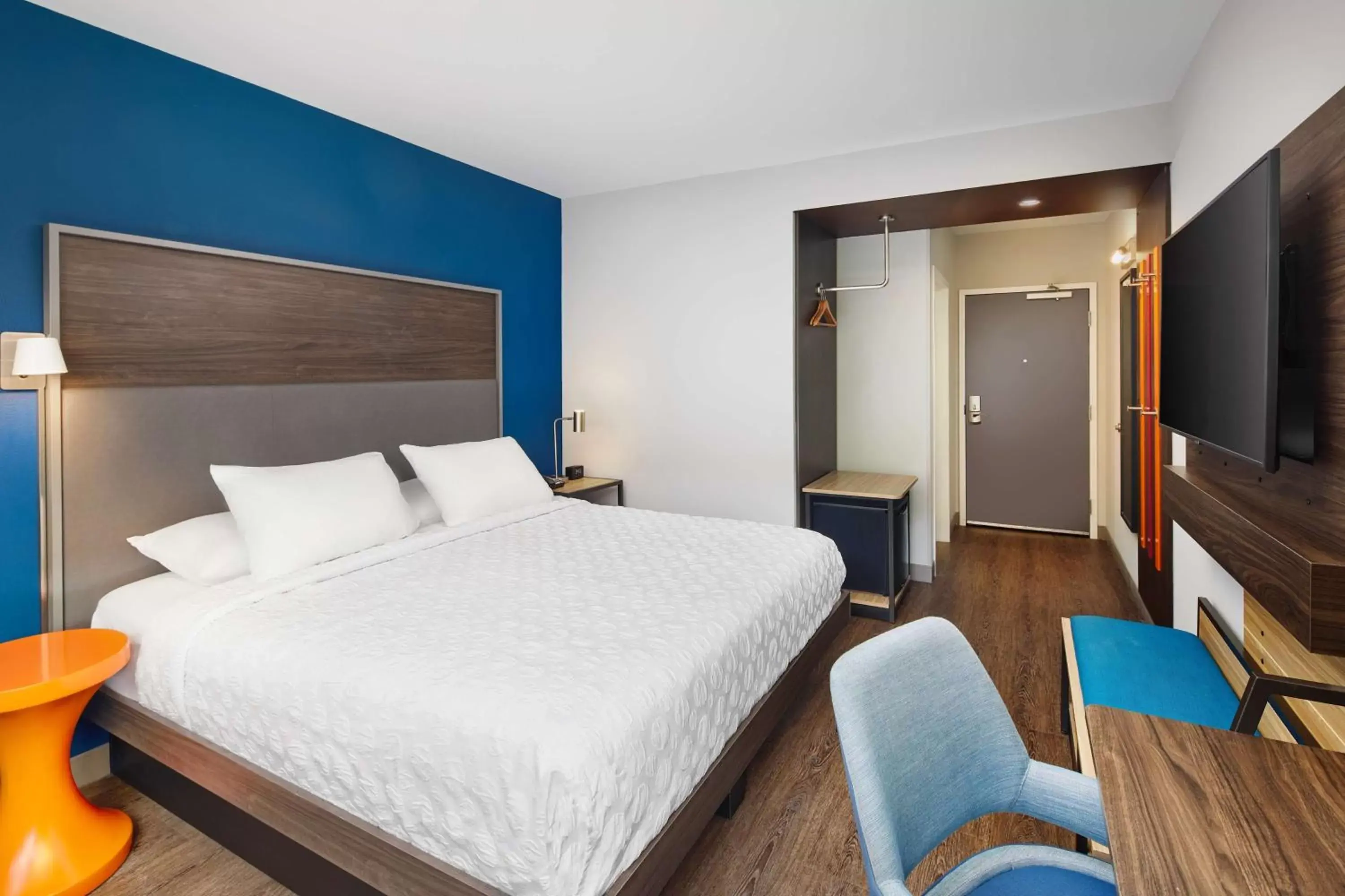 Bedroom, Bed in Tru By Hilton Atlanta Northlake Parkway, Ga
