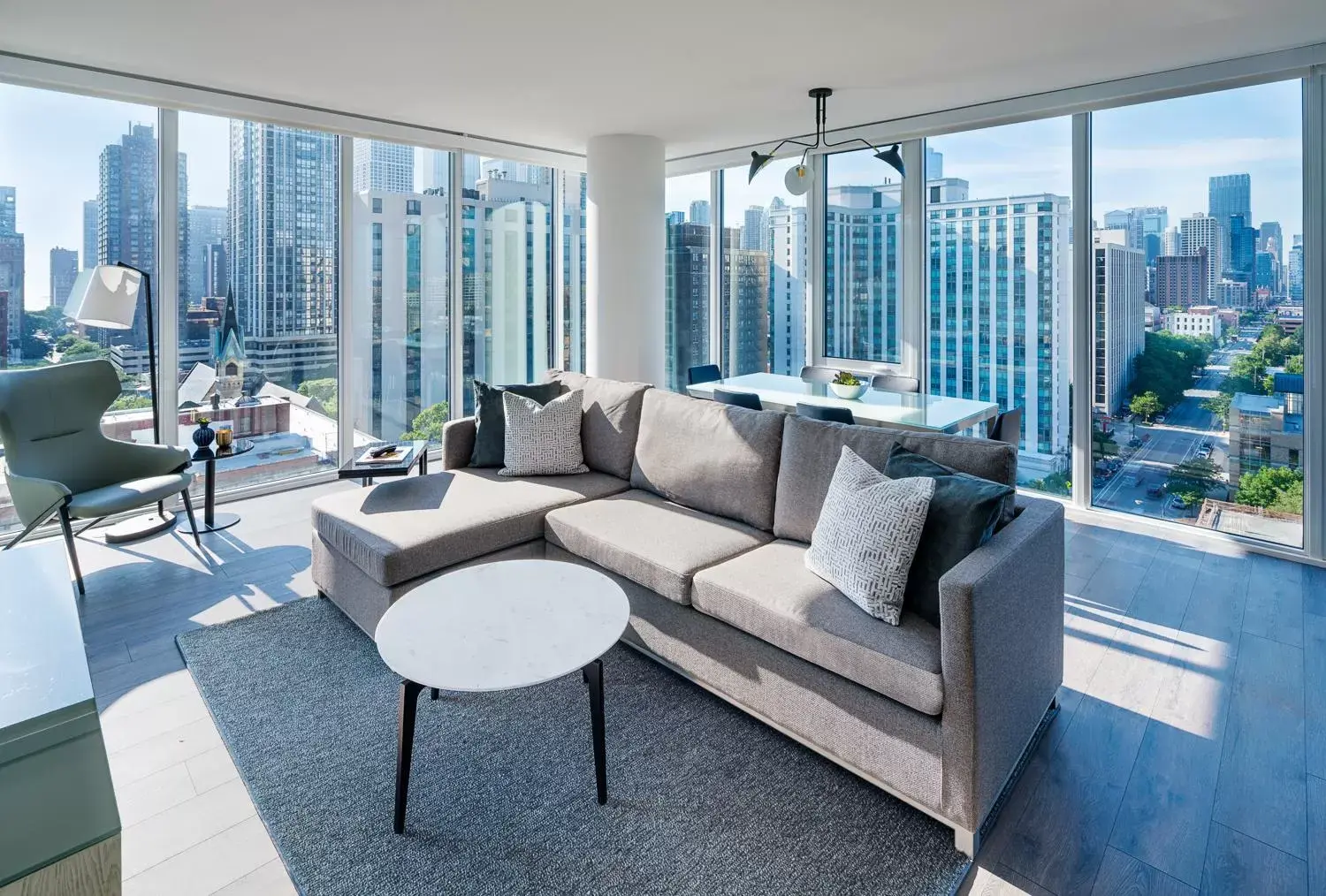 Living room, Seating Area in Level Chicago - Old Town