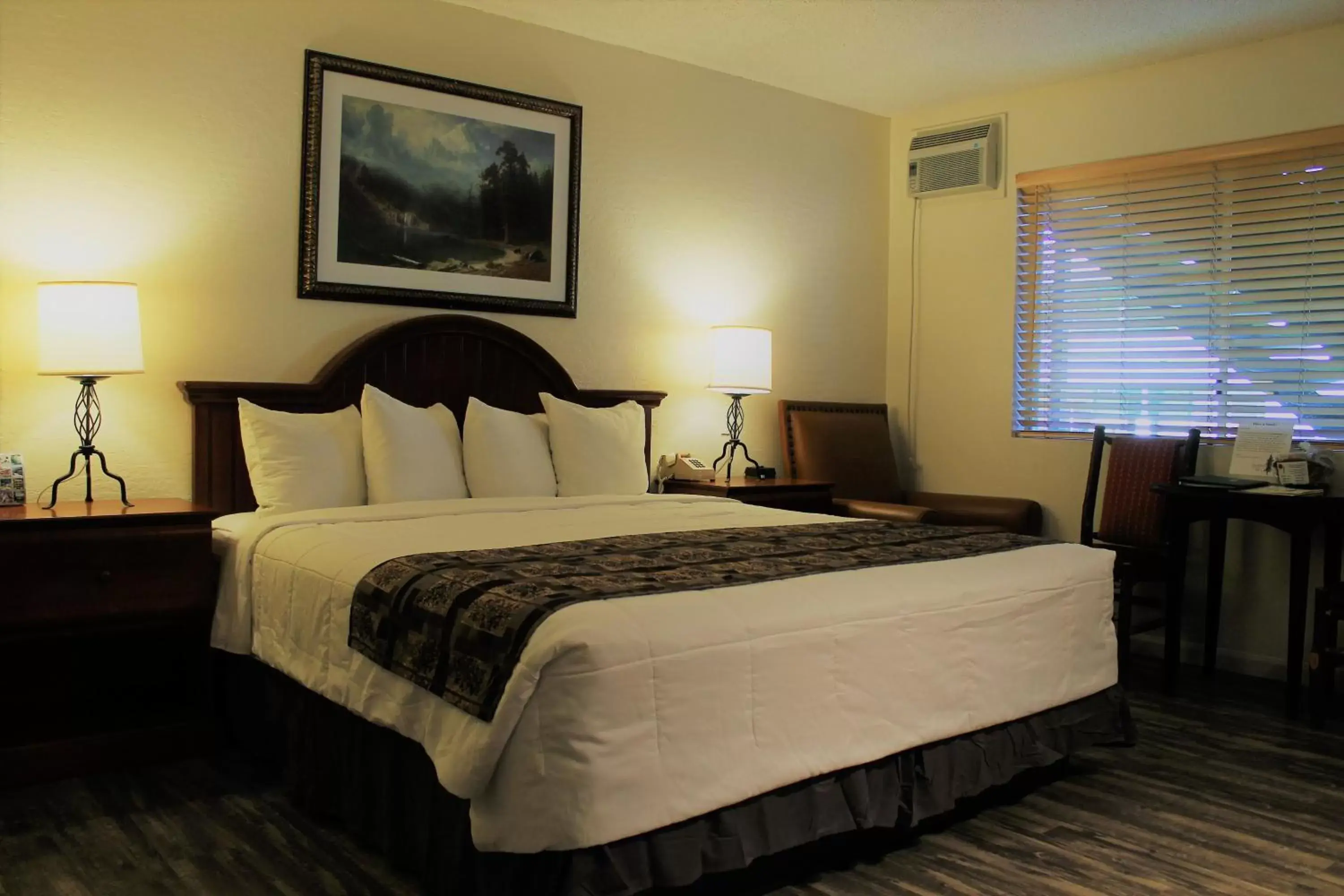 Bed in Big Pines Mountain House