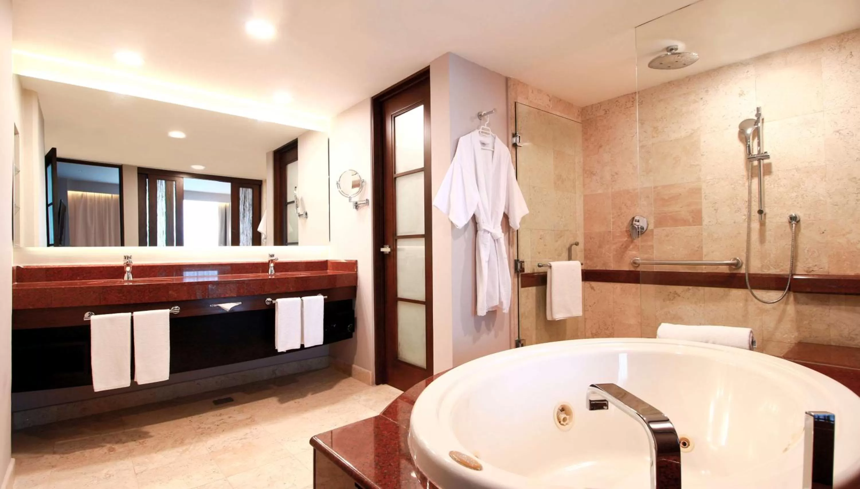 Bathroom in Hyatt Regency Villahermosa