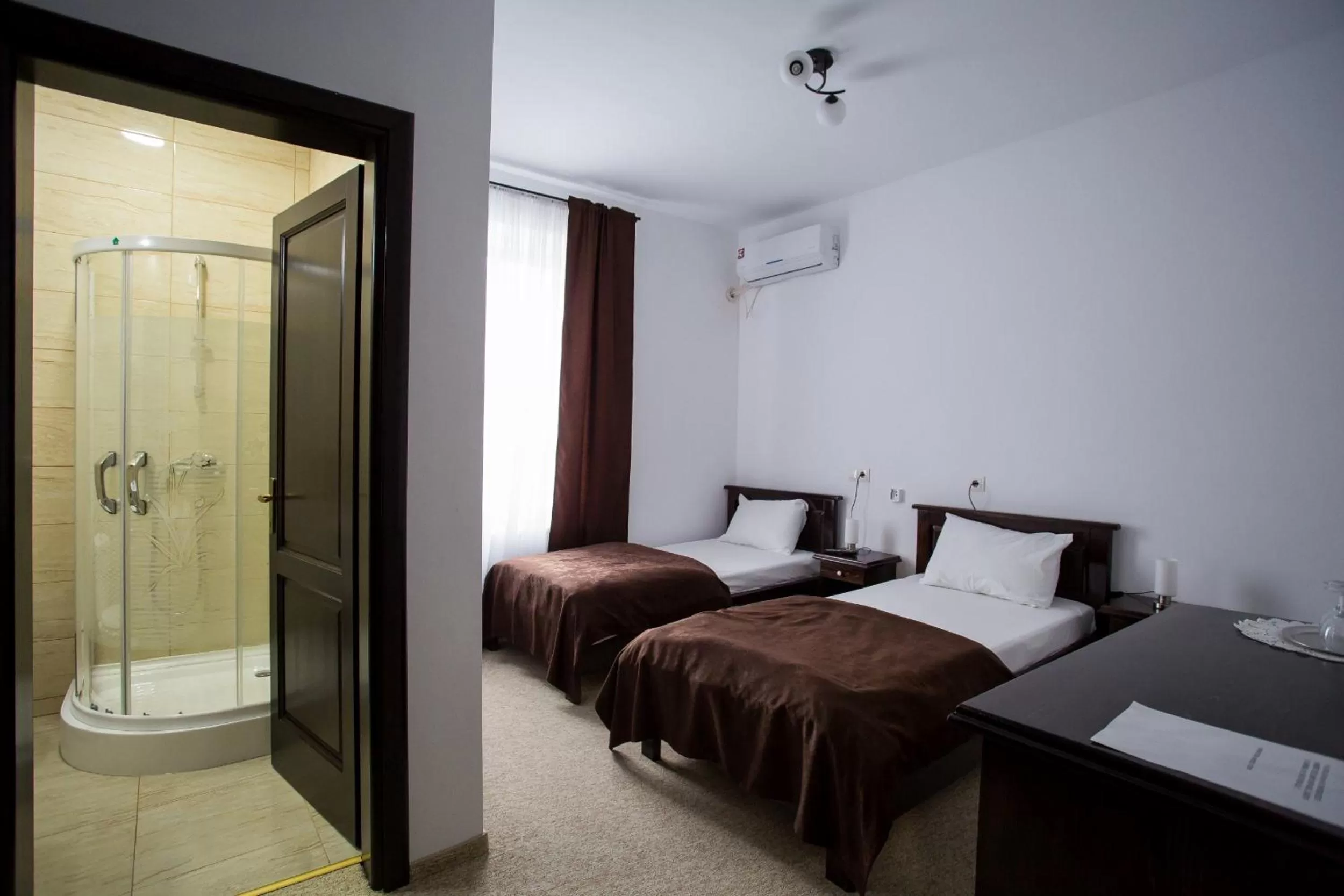 On site, Bed in Cazare Turn Sebes