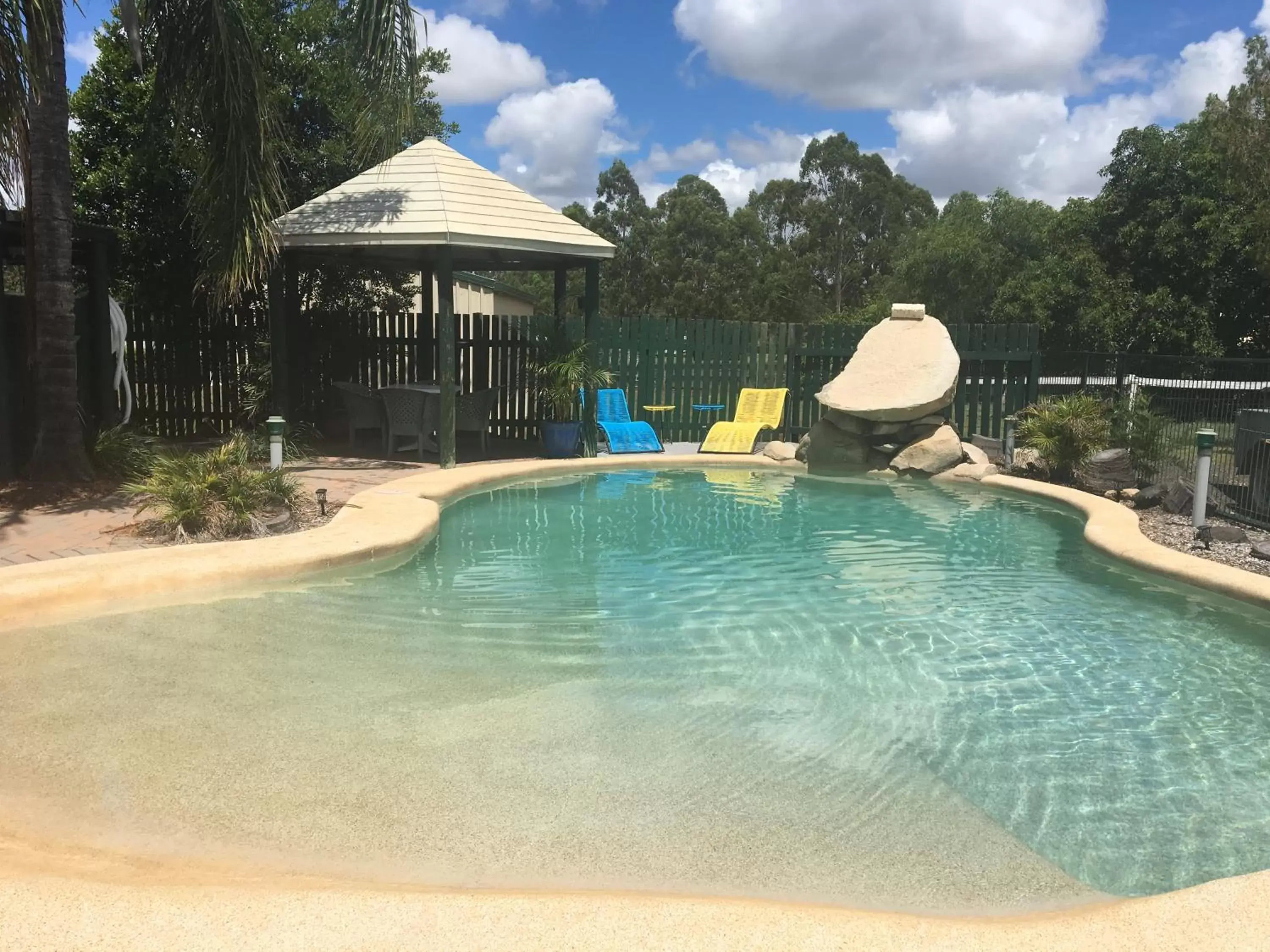 Swimming Pool in Wondai Colonial Motel