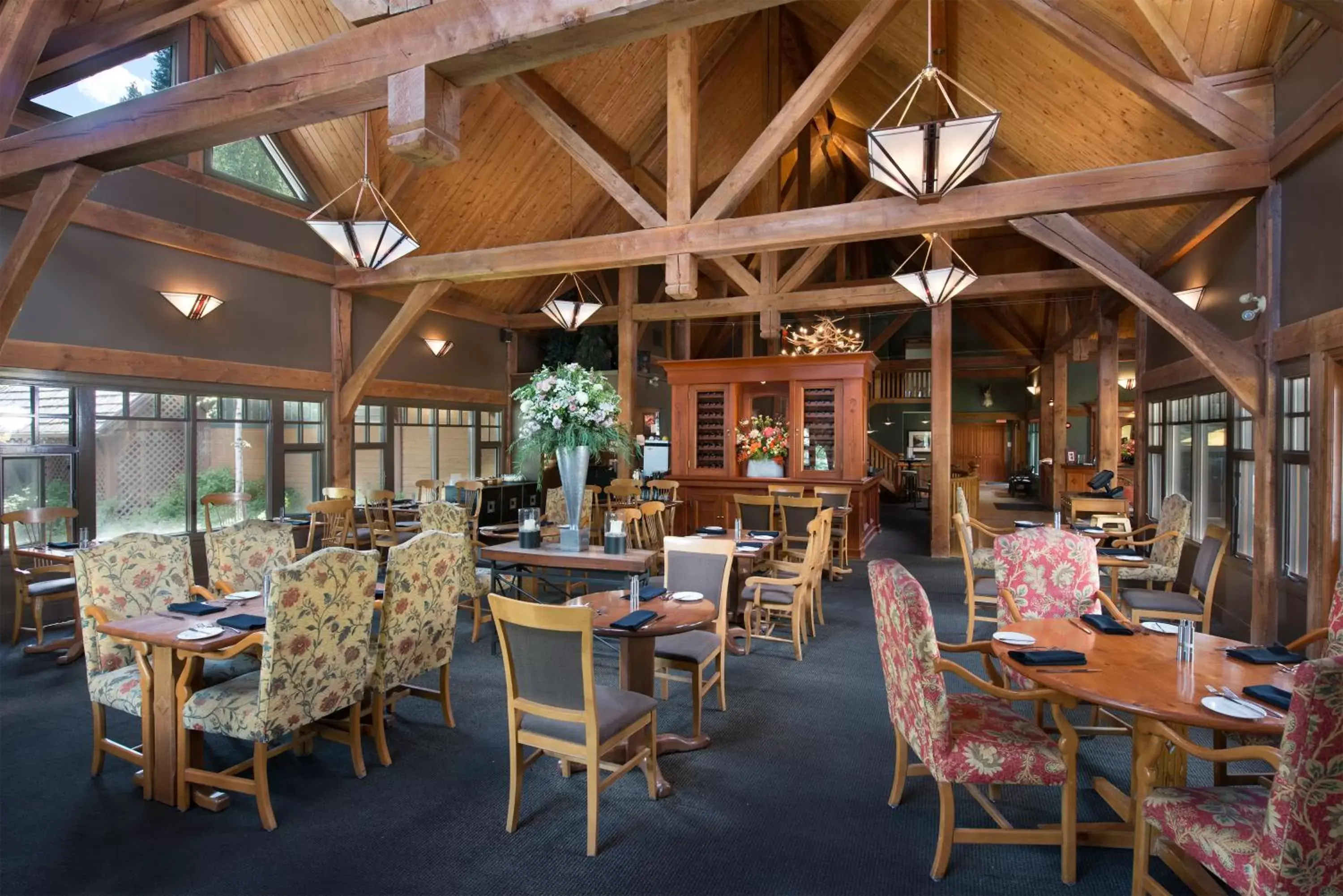 Restaurant/Places to Eat in Buffalo Mountain Lodge