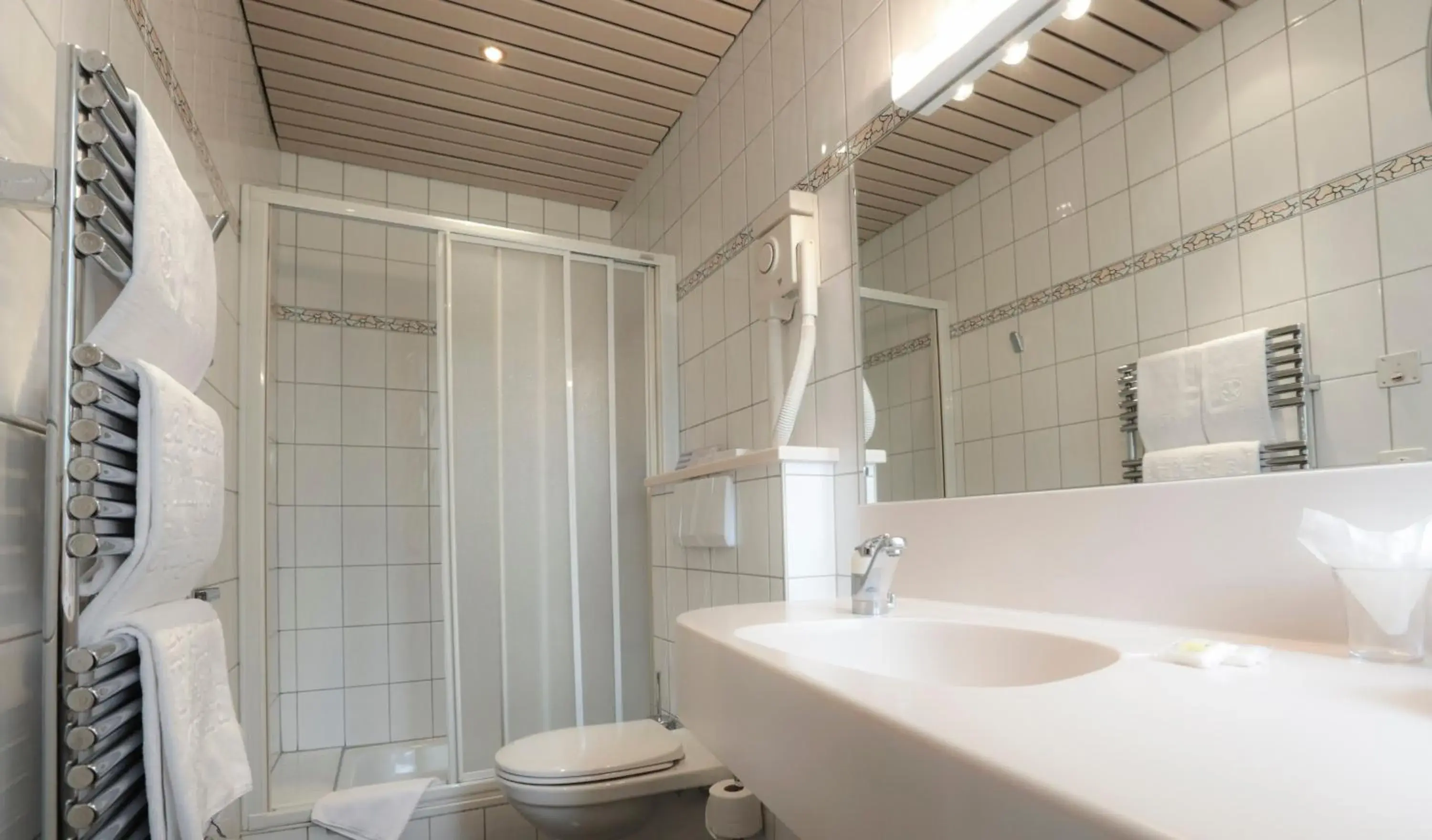 Bathroom in Hotel La Prairie