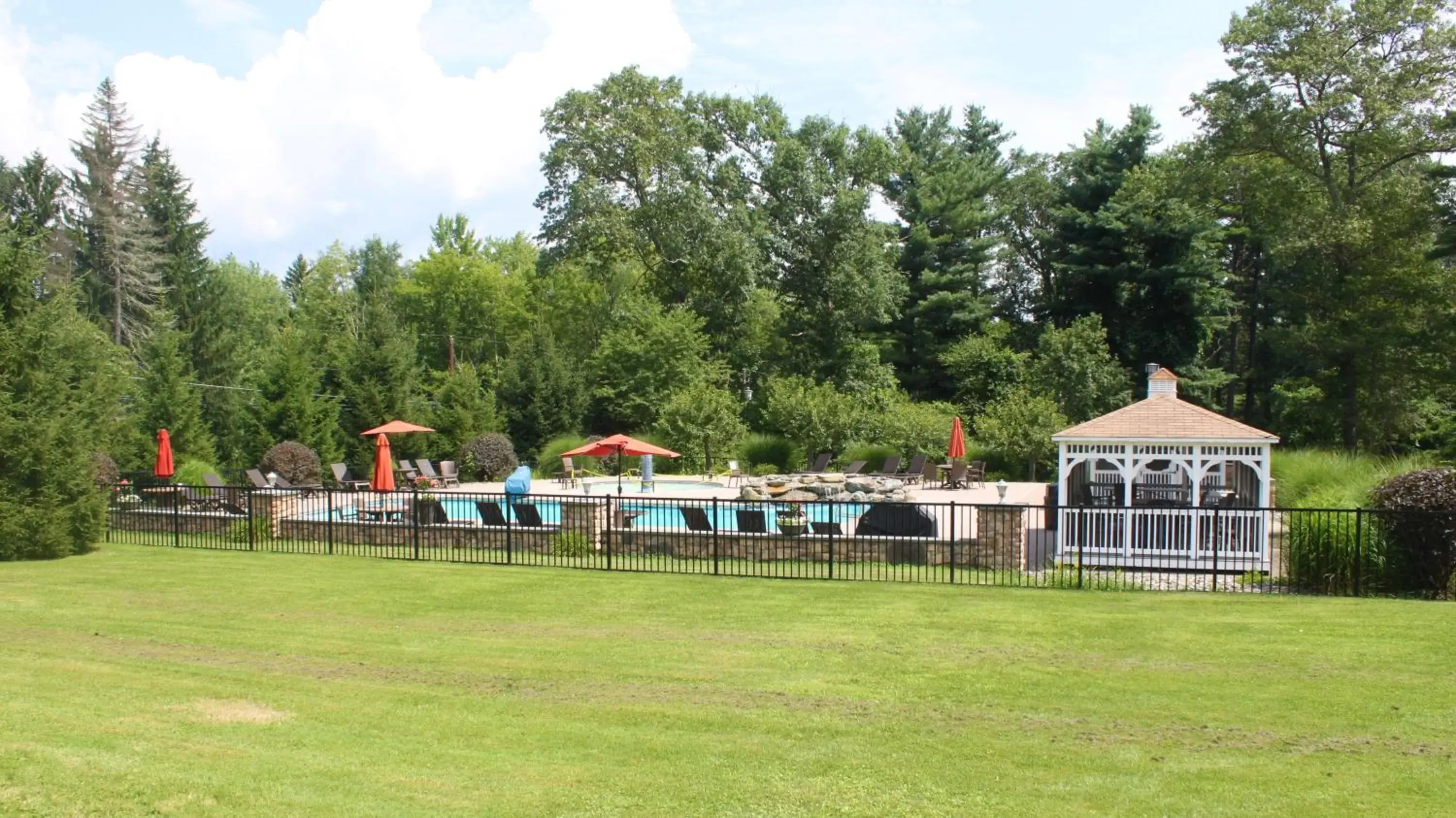 Activities in Woodfield Manor - A Sundance Vacations Property