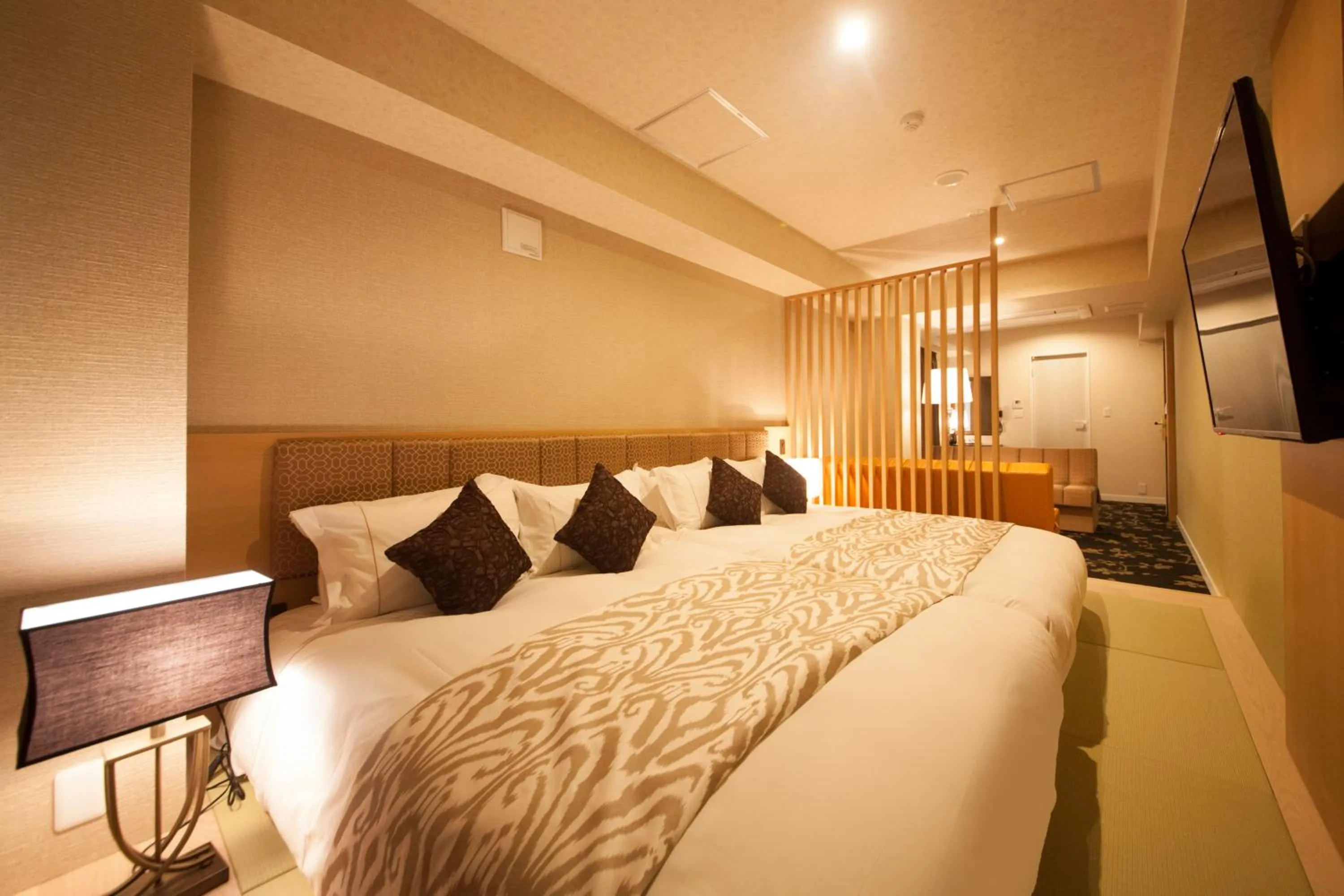 Photo of the whole room, Bed in Centurion Hotel Grand Akasakamitsuke Station