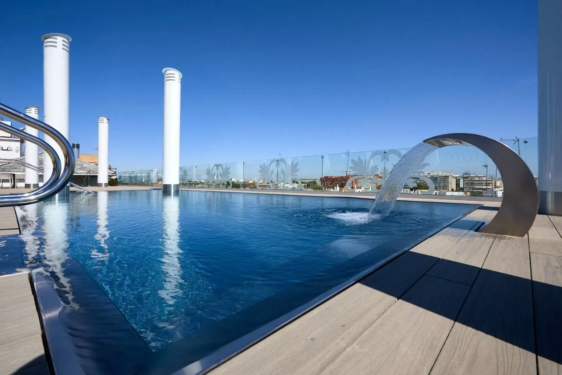 Swimming pool in Monte Triana Swimming pool in Monte Triana