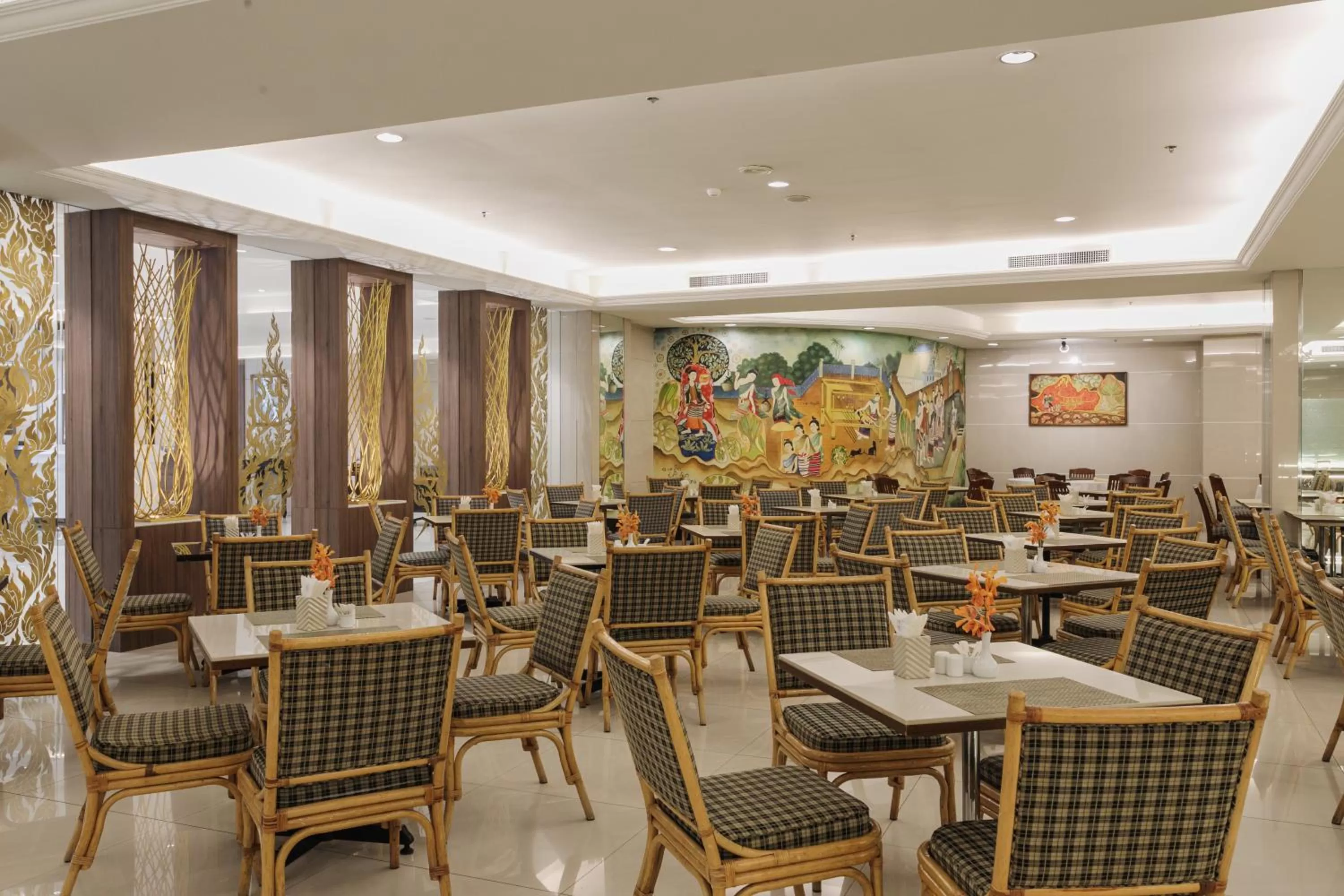 Restaurant/places to eat in Amora Thapae Hotel Chiang Mai