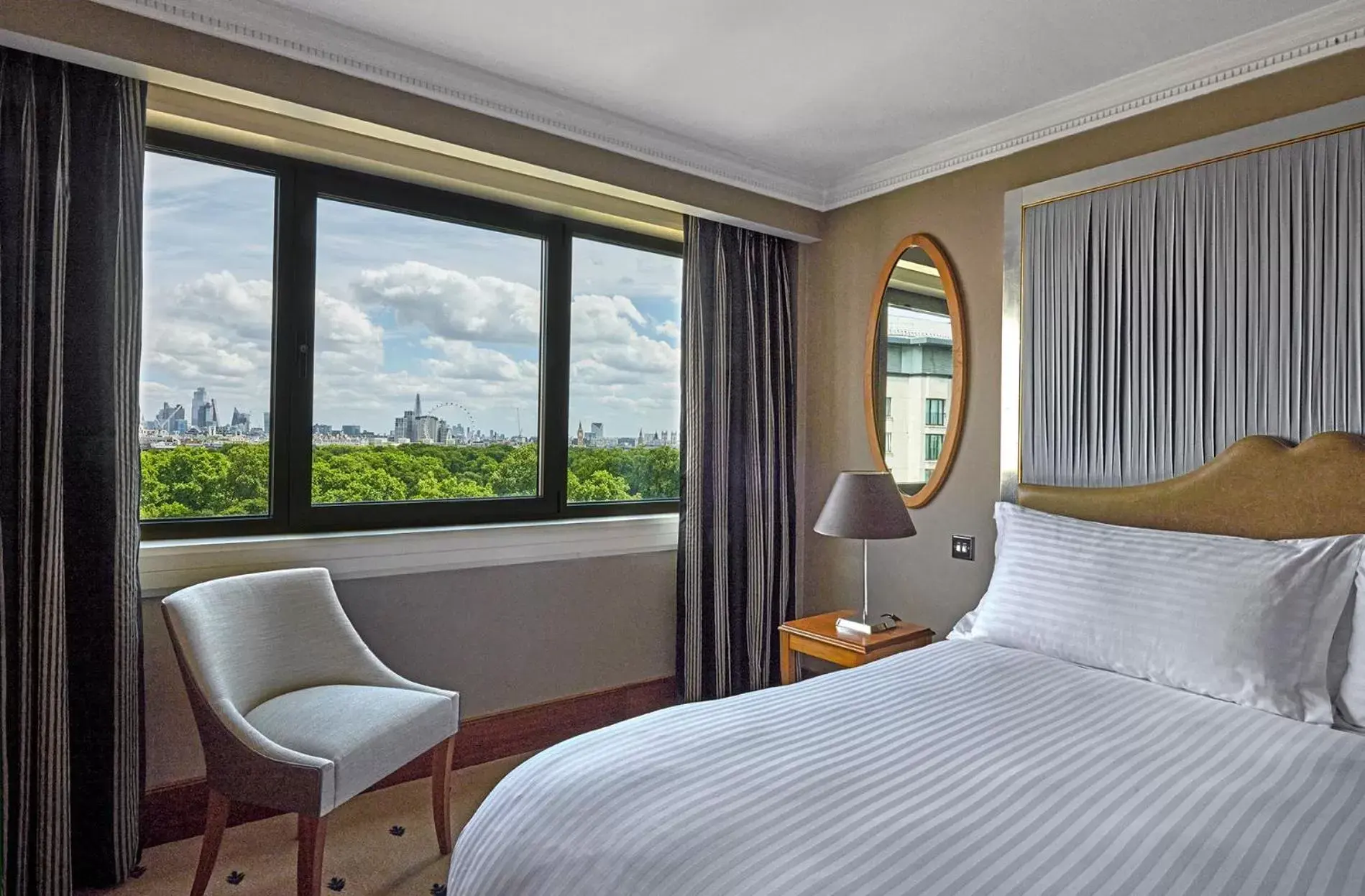 View (from property/room), Bed in InterContinental London Park Lane, an IHG Hotel
