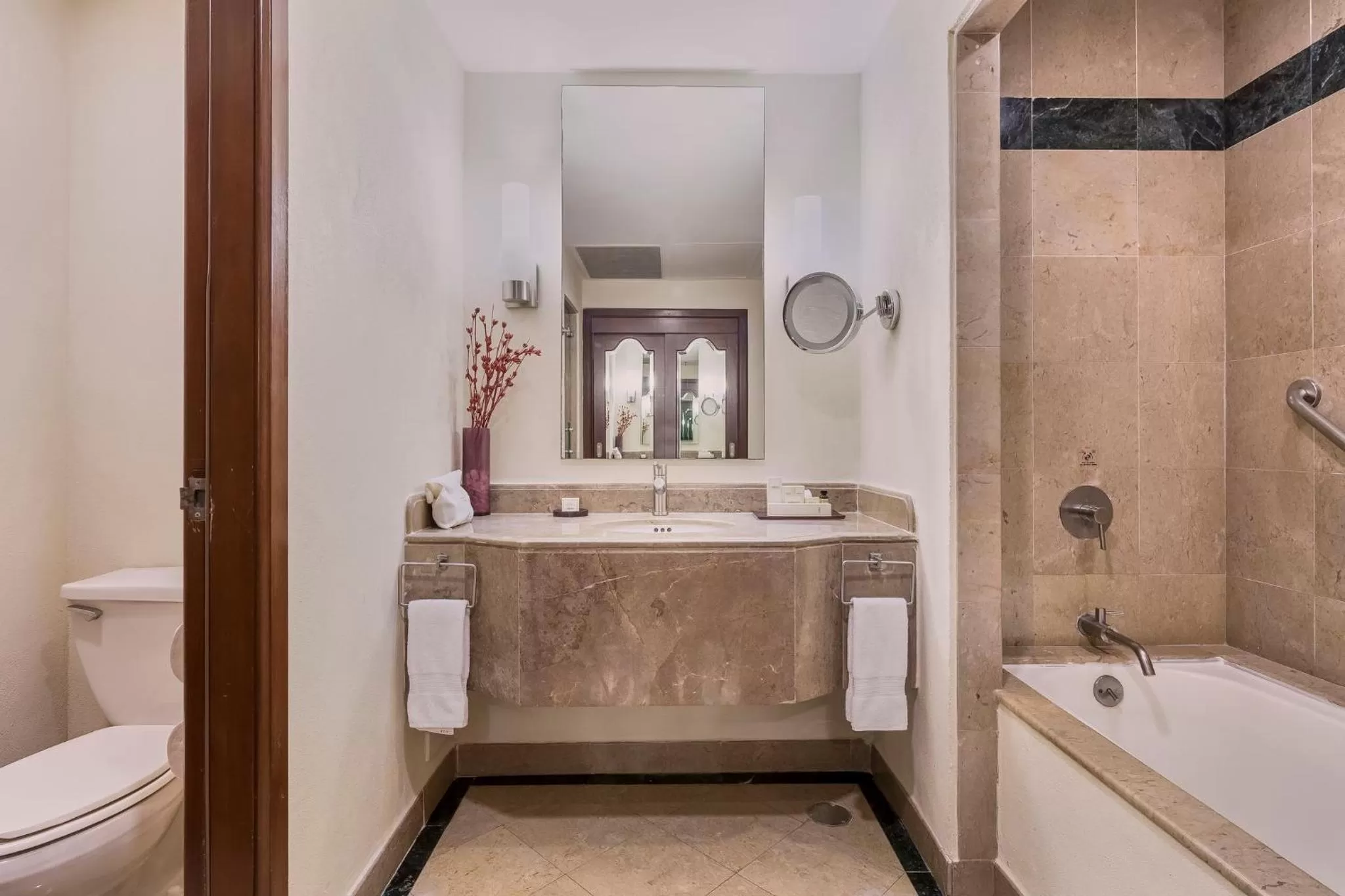 Photo of the whole room in Fiesta Americana Merida