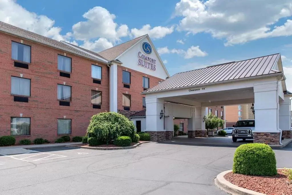 Property Building in Comfort Suites Louisville Airport