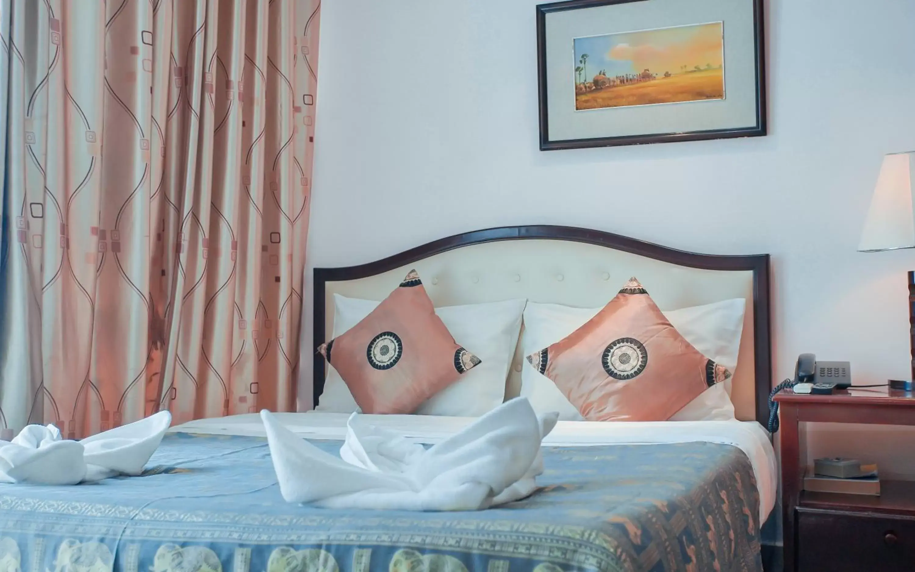 Deluxe Double Room with Balcony in Silver Mounts Hotel Deluxe Double Room with Balcony in Silver Mounts Hotel